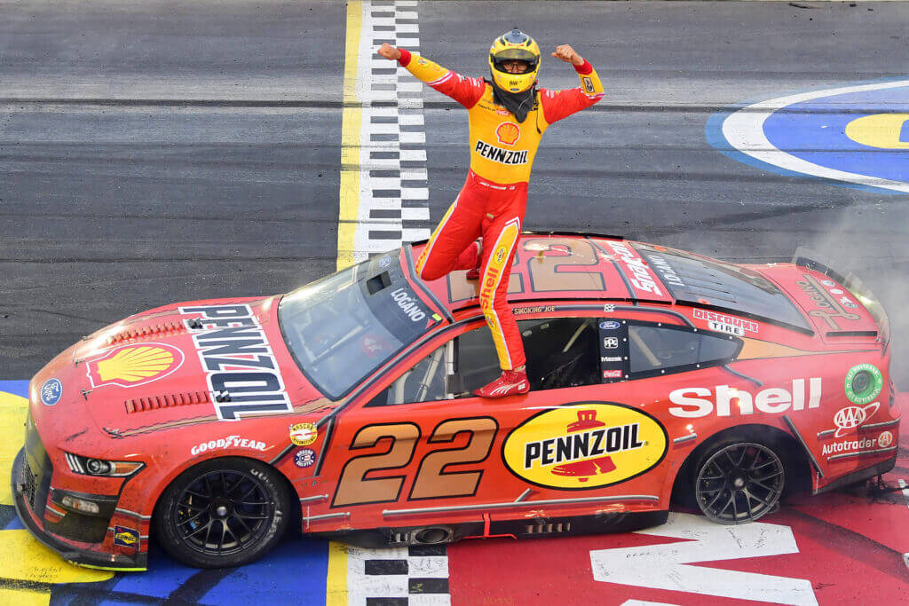 Joey Logano, red Pennzoil sponsored race car, red and yellow gear, SD Desktop Wallpaper