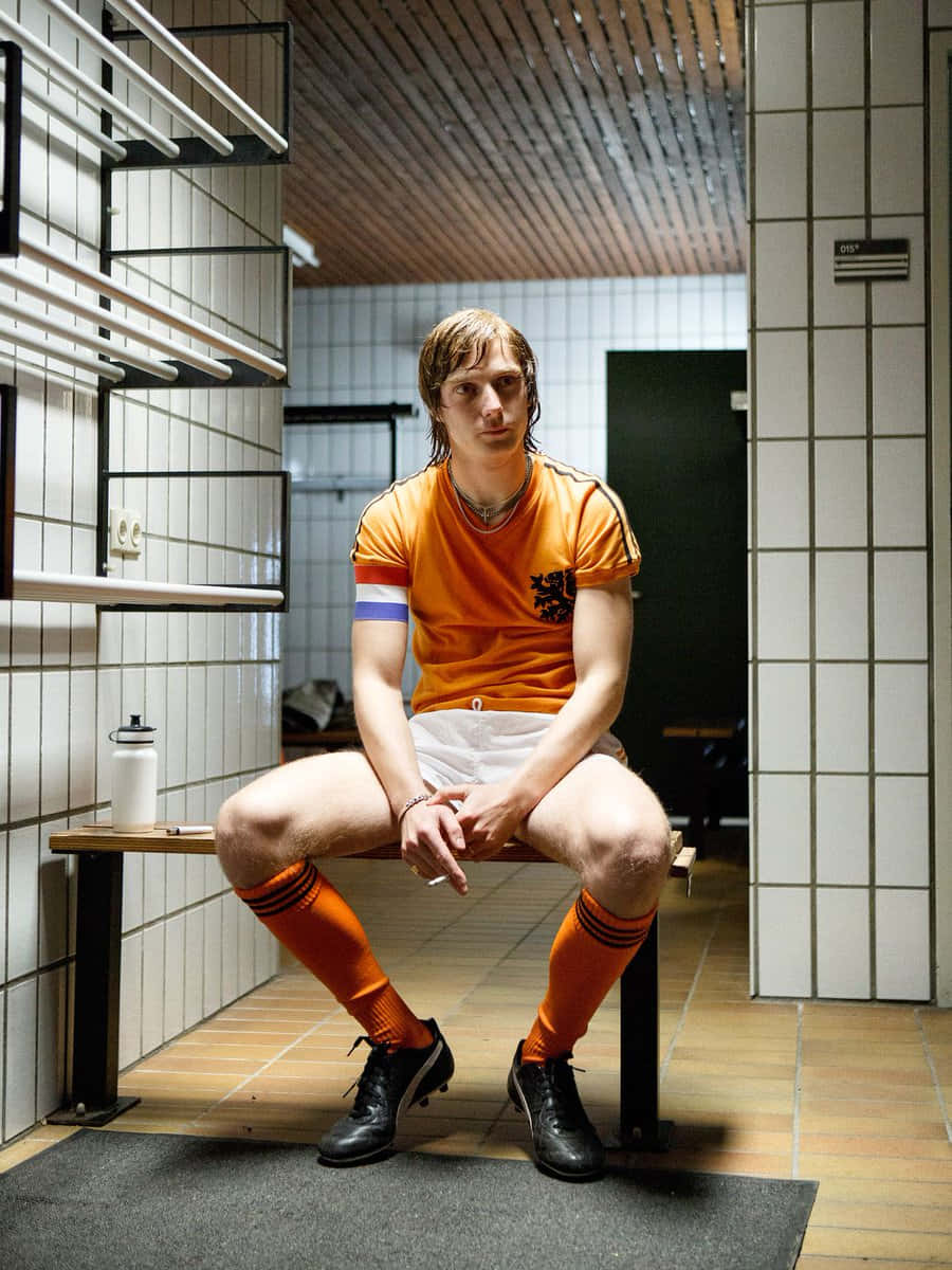 Johan Cruyff, orange Netherlands kit, tiled locker room, SD Phone Wallpaper