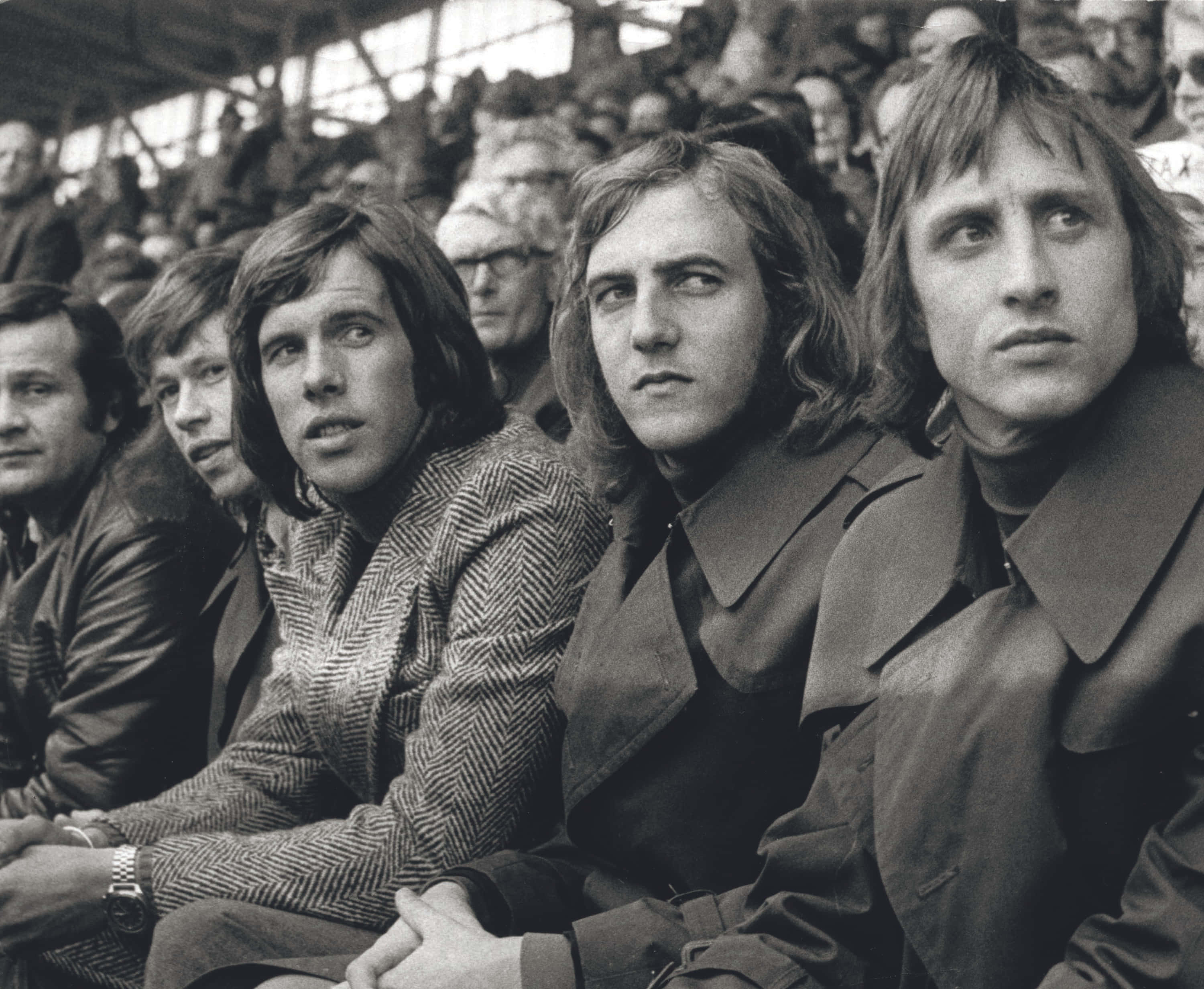 Johan Neeskens, stadium stands, black and white photo, 2K Desktop Wallpaper