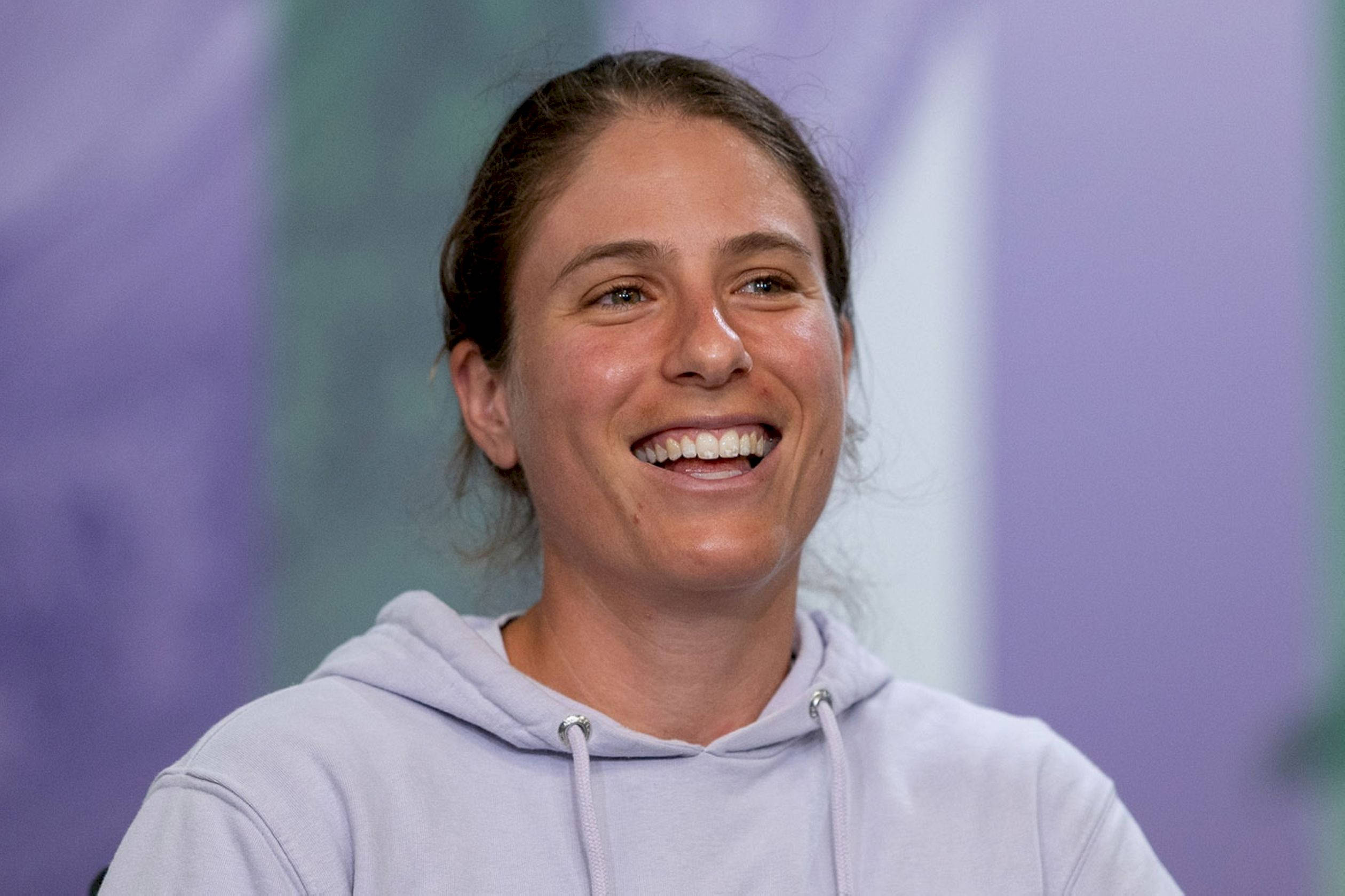 Johanna Konta, light gray hoodie, soft purple and green blurred background, Full HD Desktop Wallpaper