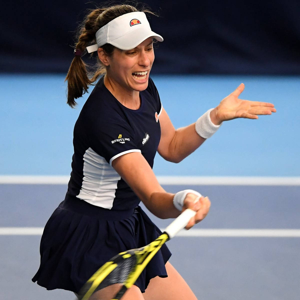 Johanna Konta, ponytail braid, navy and white gear, SD Desktop Wallpaper