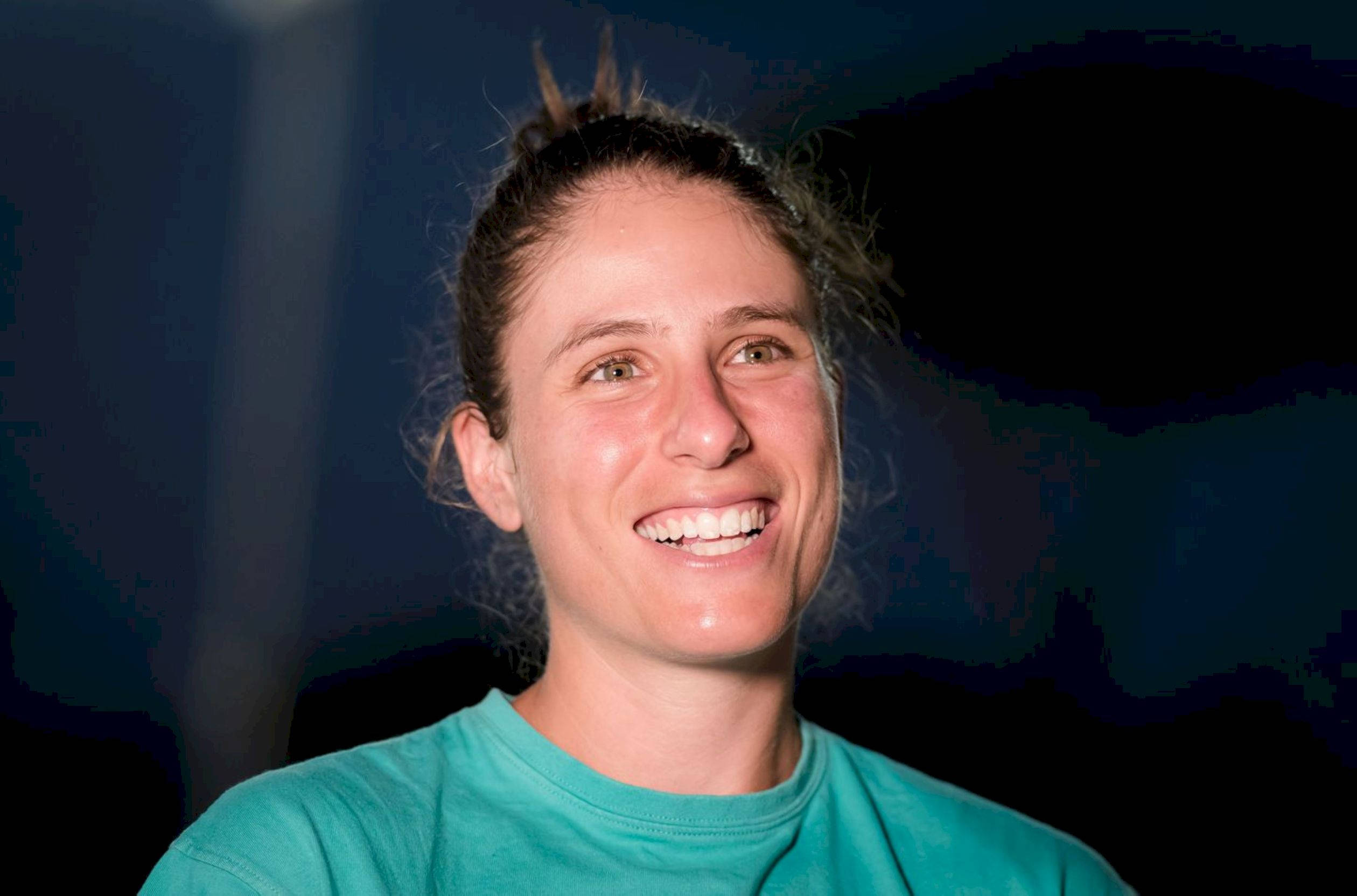 Johanna Konta, teal shirt, dark blue blurred background, Full HD Desktop Wallpaper