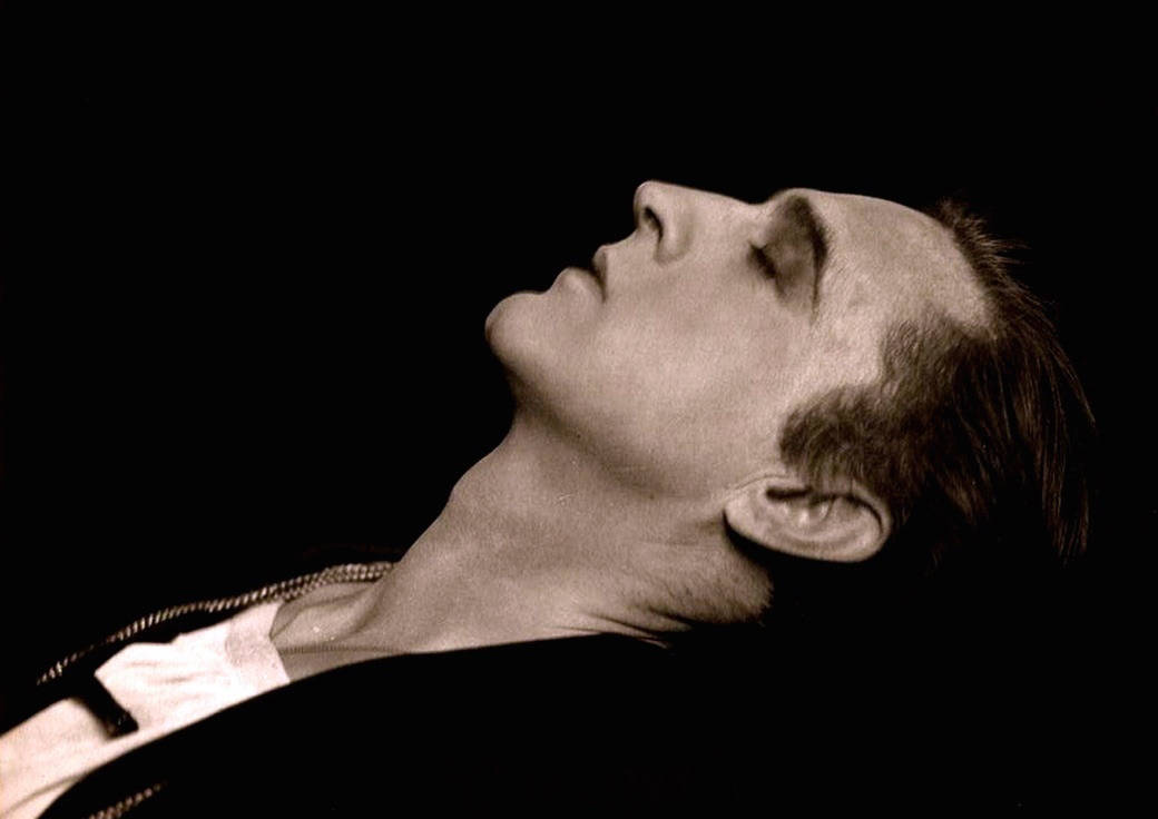 John Barrymore Hamlet, man's face, stark black background, SD Desktop Wallpaper
