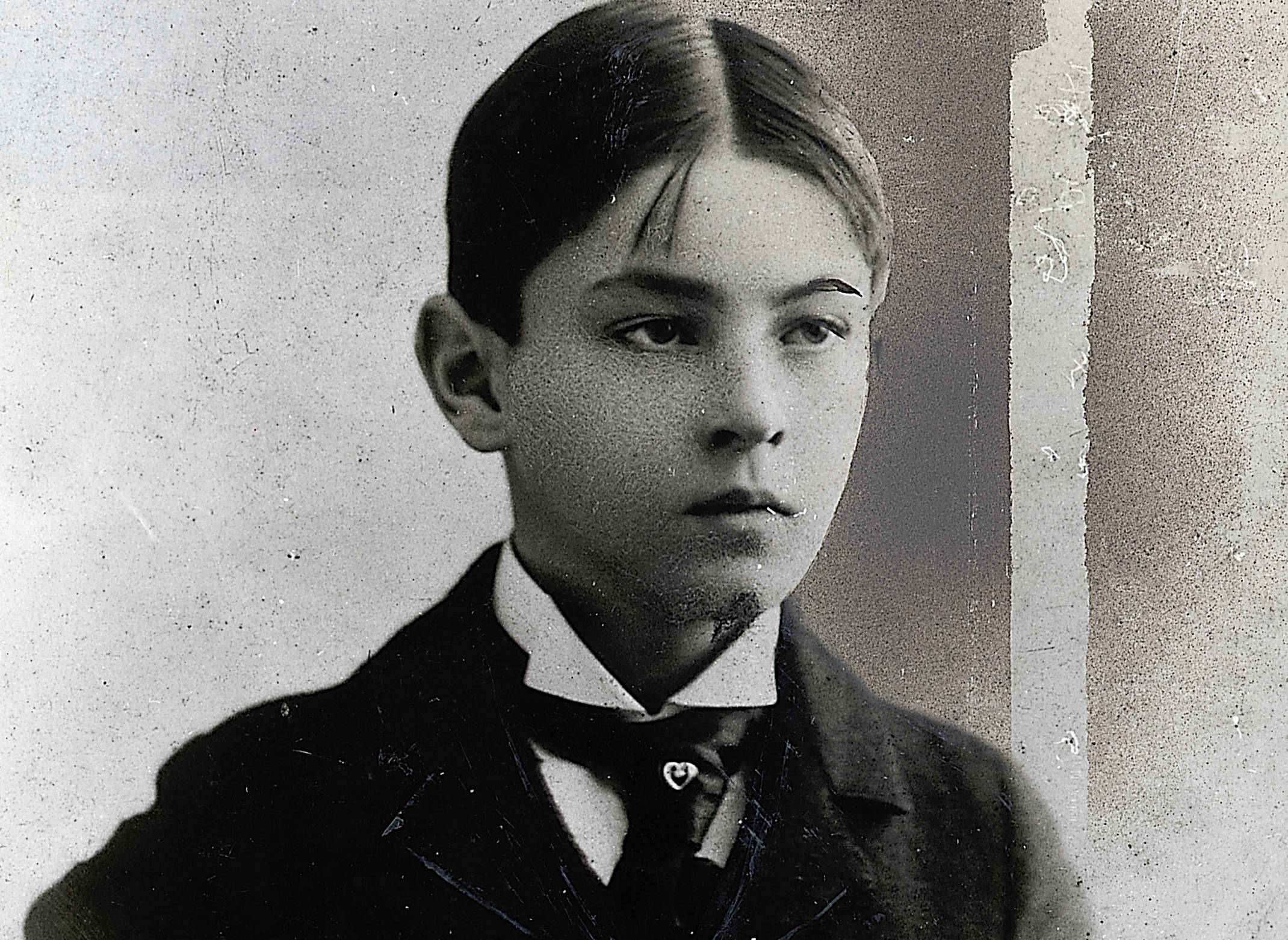 John Barrymore, nine year old, formal attire, Full HD Desktop Wallpaper
