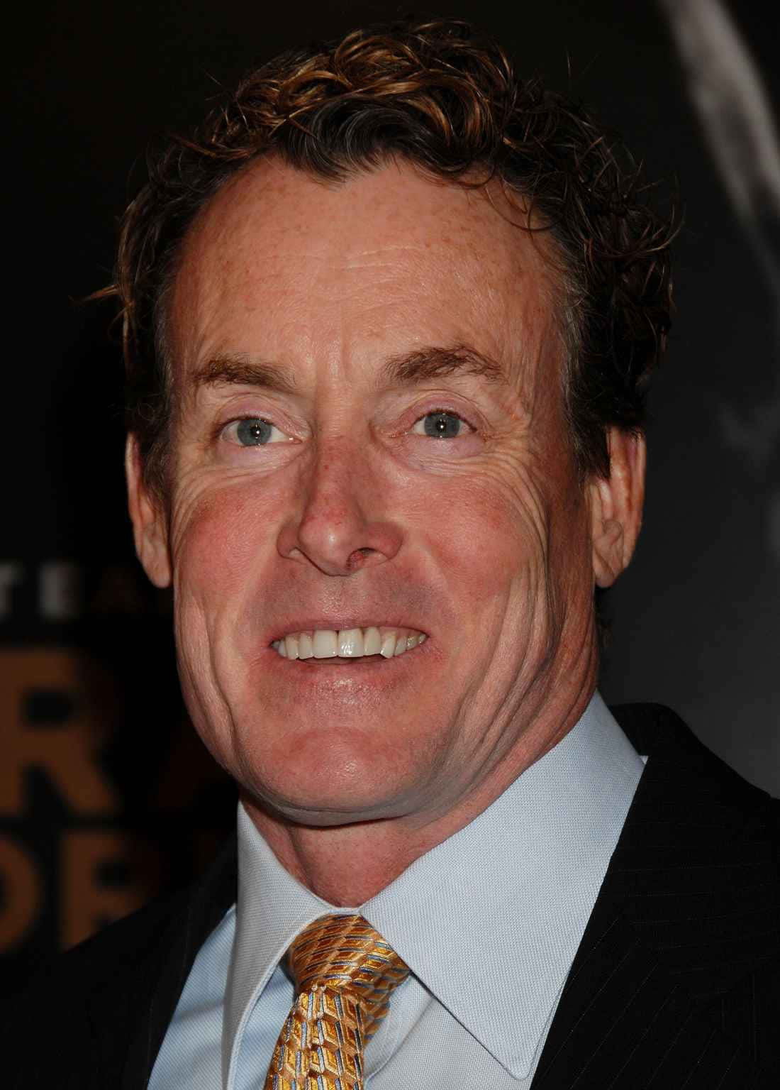 John C. McGinley, curly brown hair, dark suit, HD Phone Wallpaper