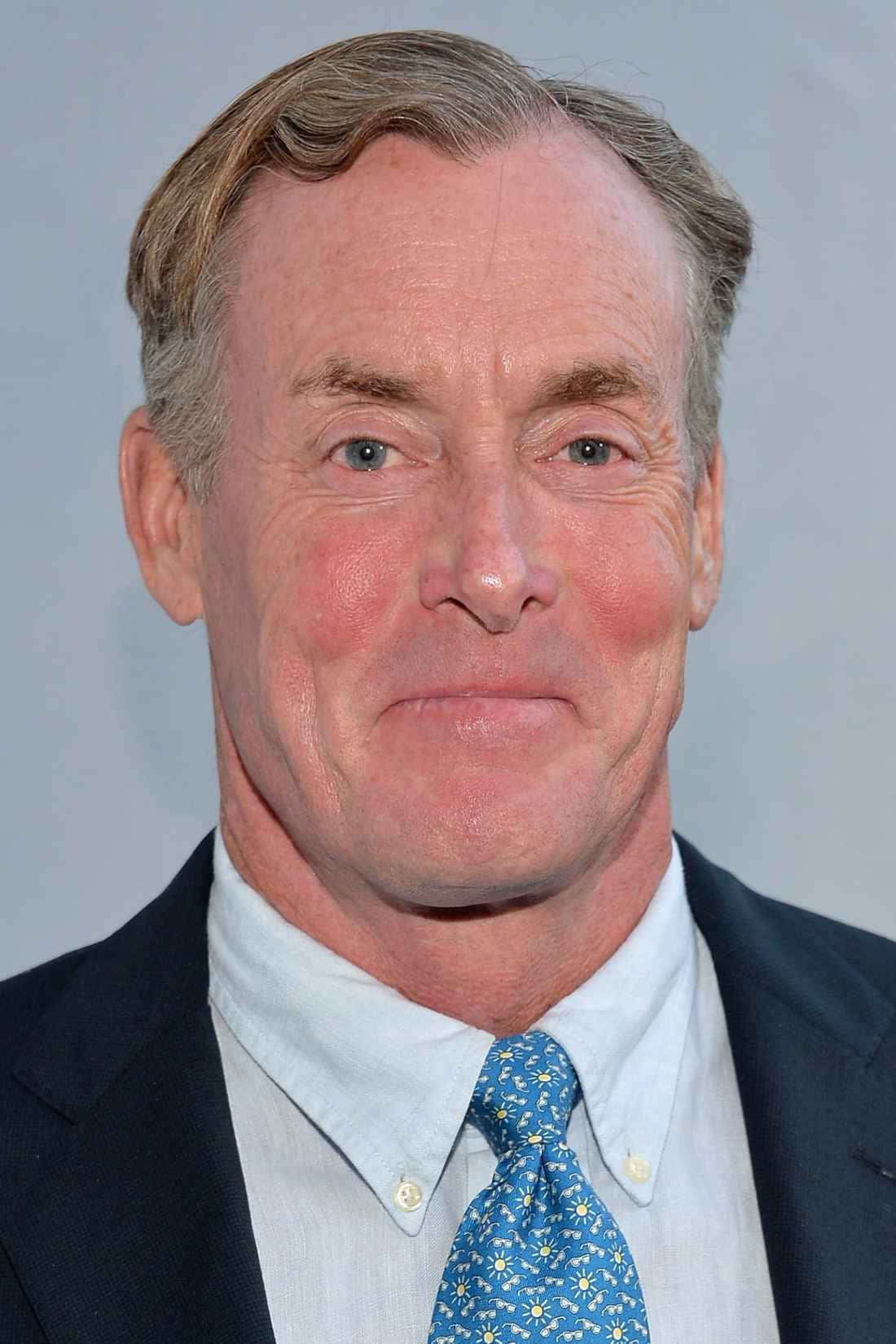 John C. Mcginley, gray hair, dark suit, HD Phone Wallpaper