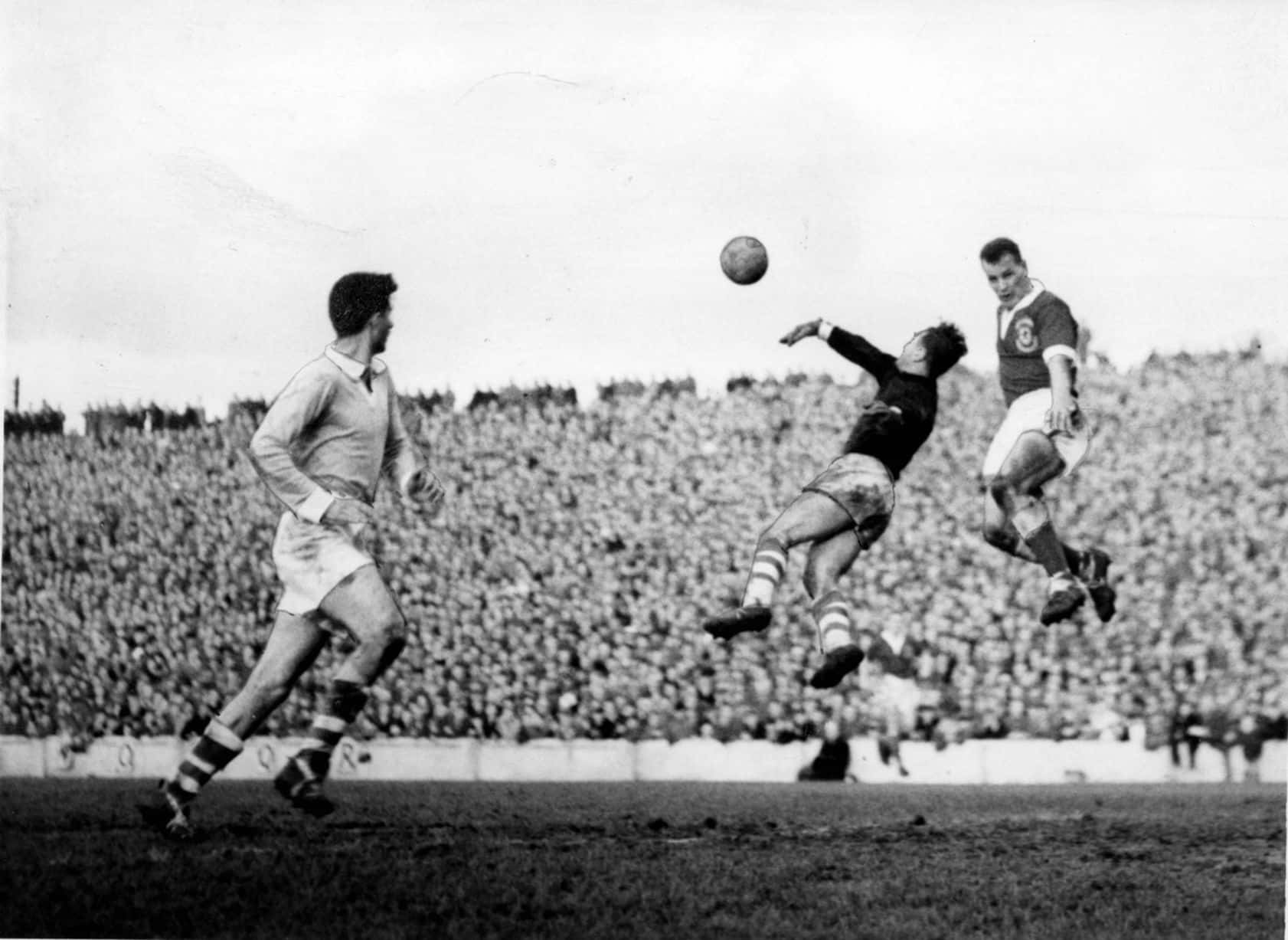 John Charles, vintage footballers, packed stadium field, HD Desktop Wallpaper