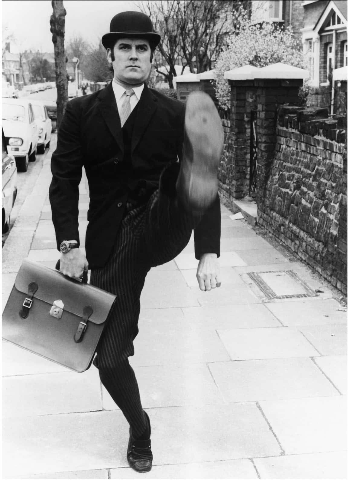 John Cleese, bowler hat, pinstripe suit, HD Phone Wallpaper