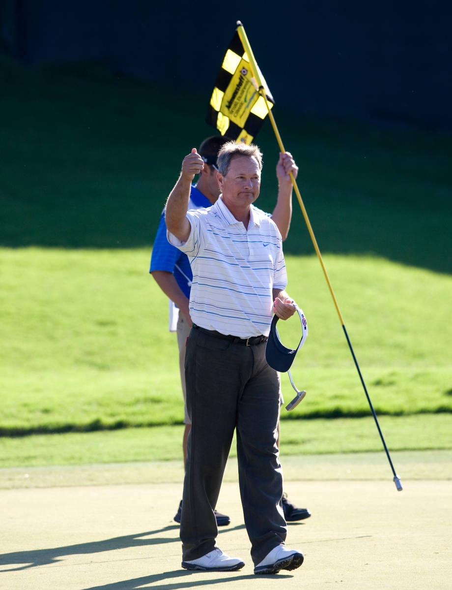 John Cook, sunny green, yellow and black flag, SD Phone Wallpaper