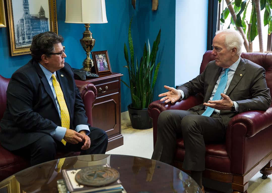 John Cornyn, blue walls, leather chairs, SD Desktop Wallpaper