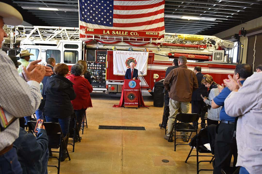 John Cornyn, fire station, podium, SD Desktop Wallpaper