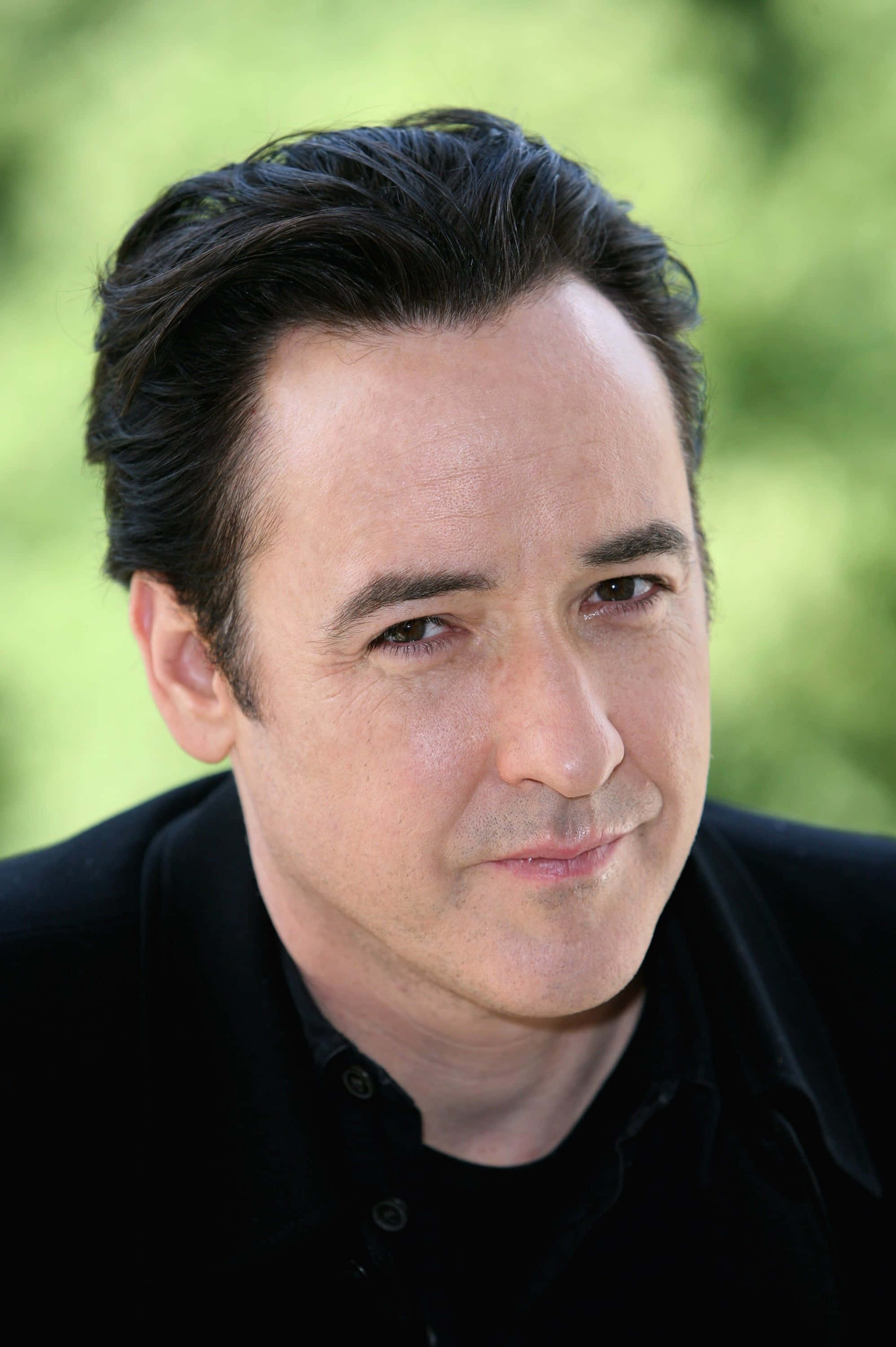 John Cusack, 1996, green blurred background, 2K Phone Wallpaper
