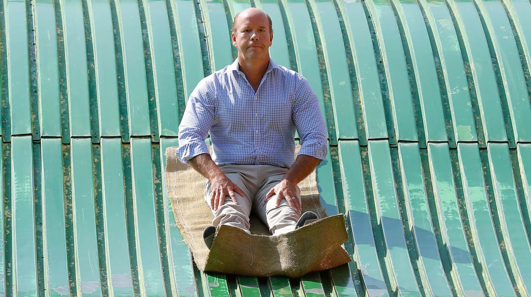 John Delaney, burlap pad, curved green metal roof, HD Desktop Wallpaper