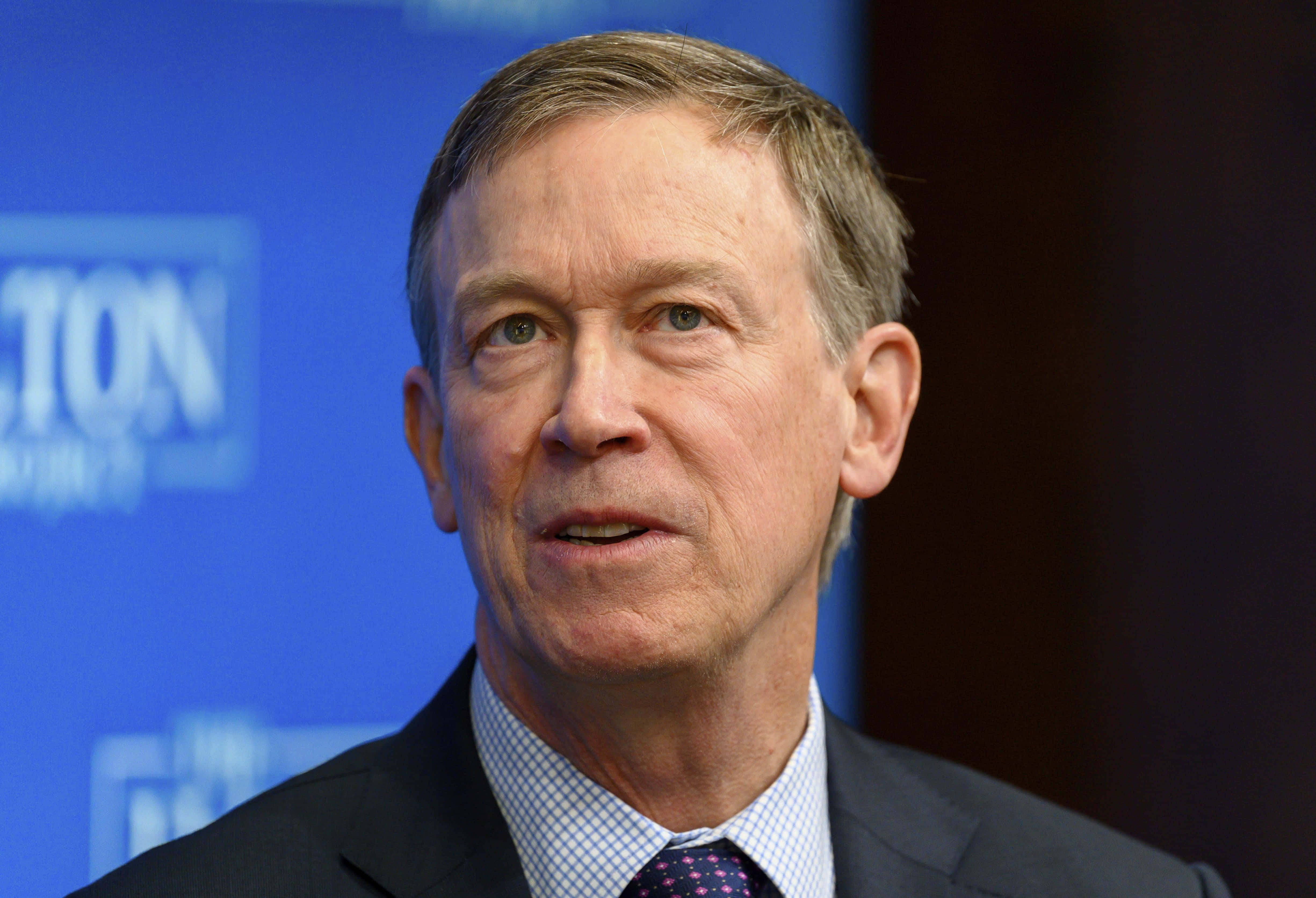 John Hickenlooper, blue backdrop, black backdrop, 4K Desktop Wallpaper