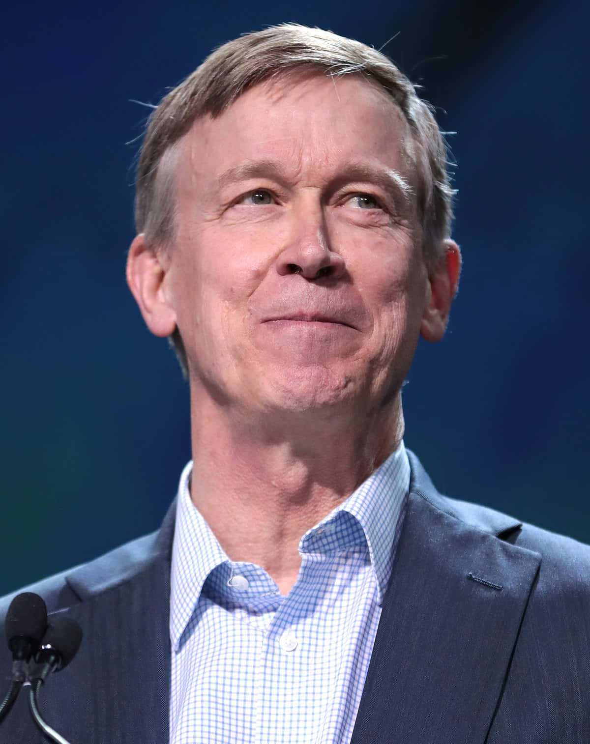 John Hickenlooper, dark blue suit, checkered shirt, HD Phone Wallpaper