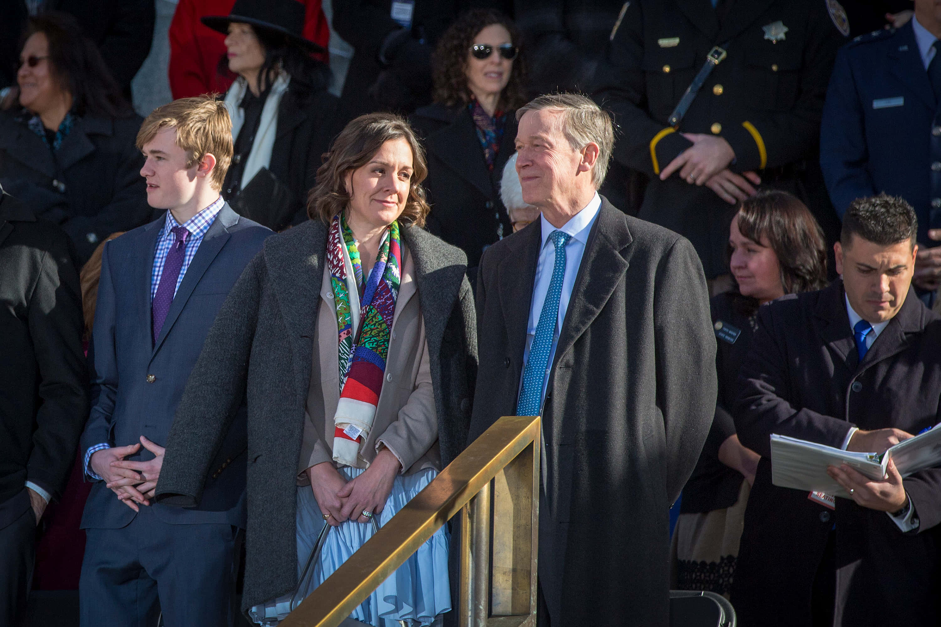 John Hickenlooper, golden railing, formally dressed people, 2K Desktop Wallpaper