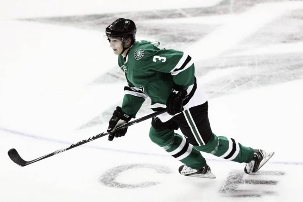 John Klingberg, green and black gear, ice, SD Desktop Wallpaper