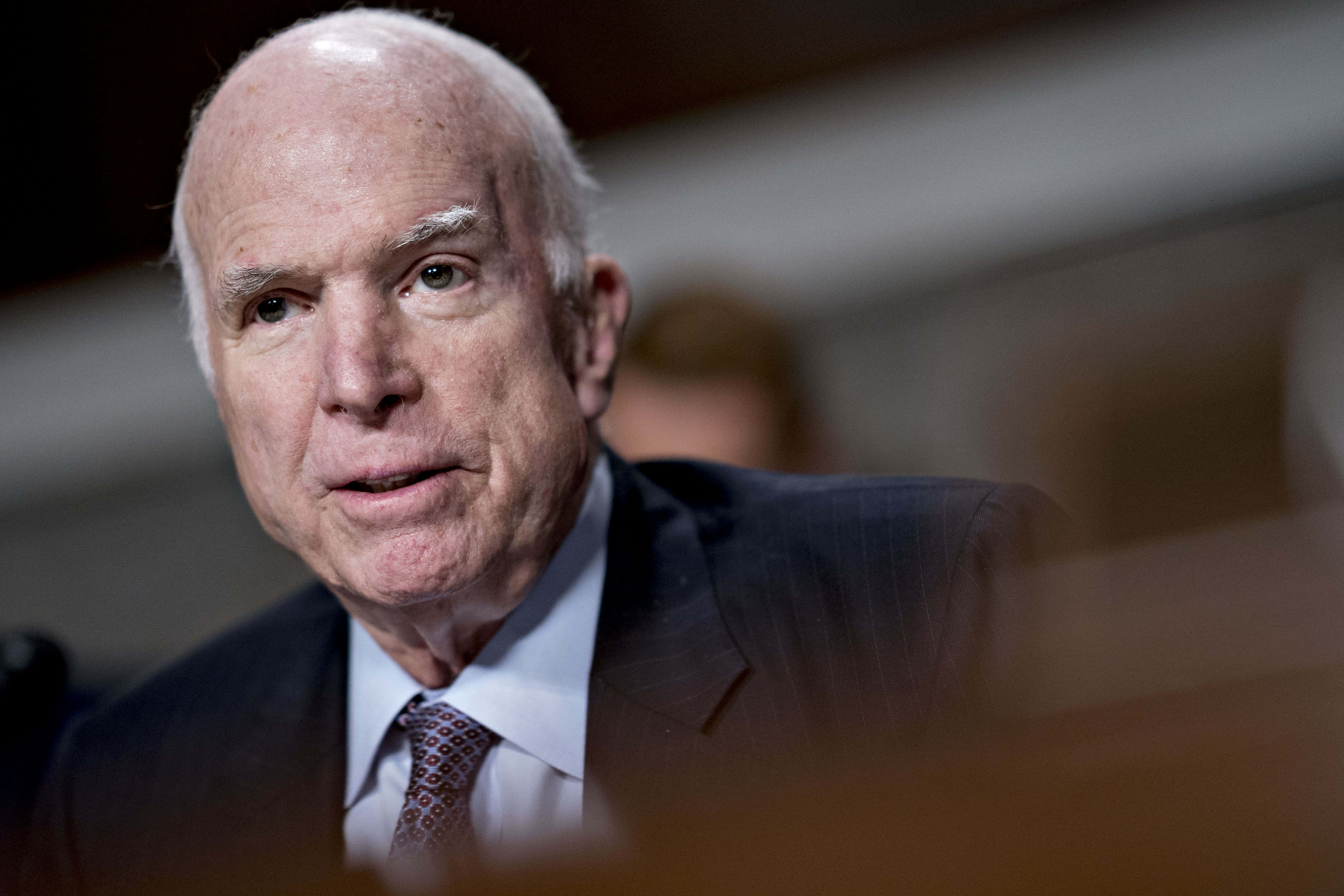 John McCain, dark suit, patterned tie, 4K Desktop Wallpaper