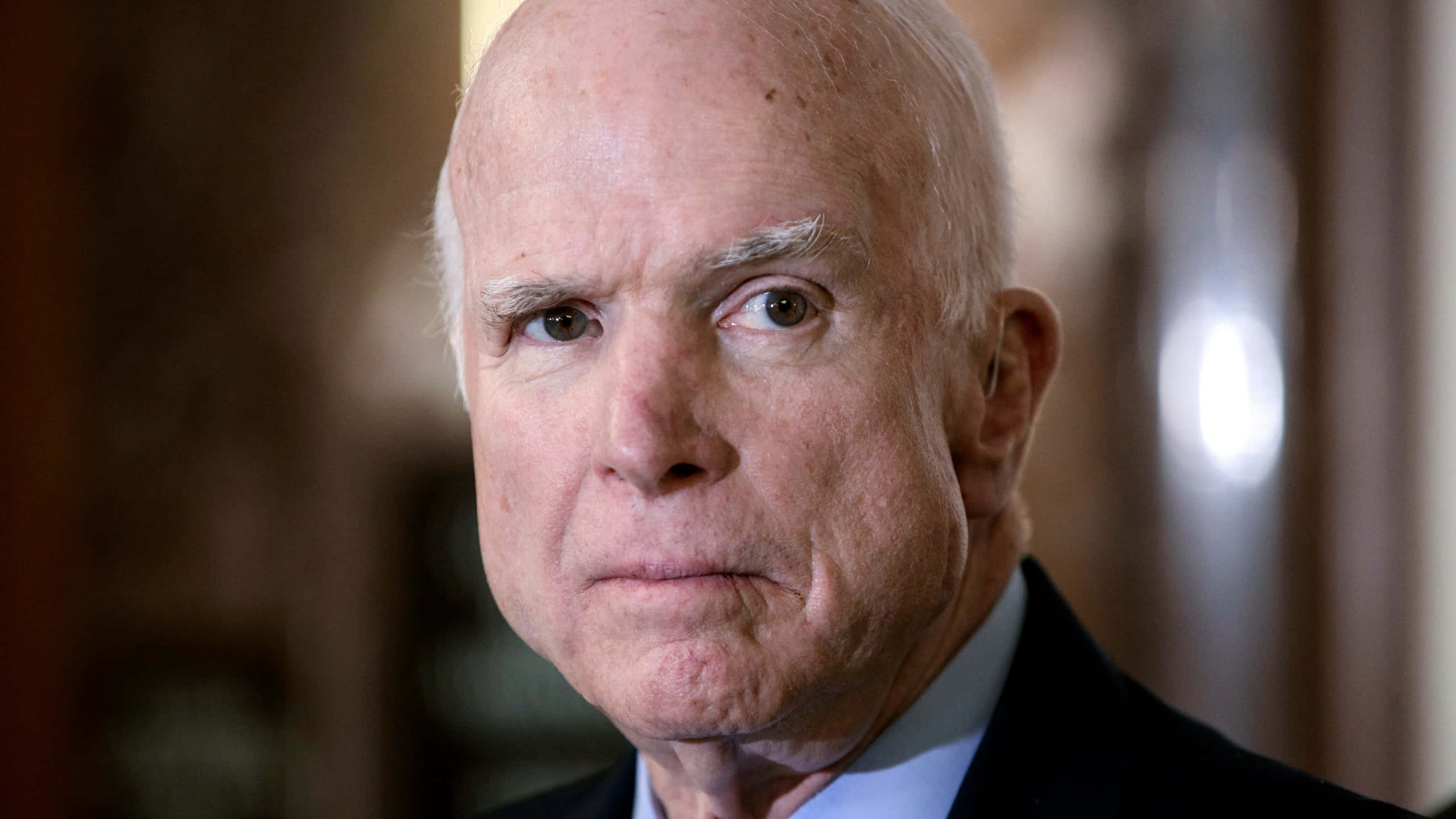 John McCain, bald man, dark suit, 2K Desktop Wallpaper