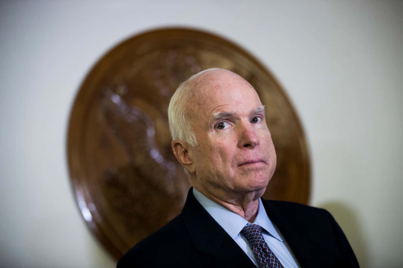 John McCain, dark suit, patterned tie, HD Desktop Wallpaper