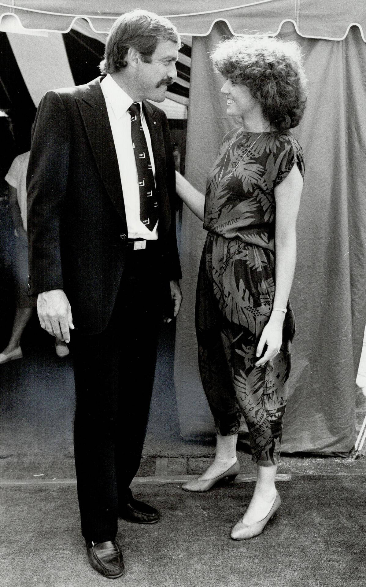 John Newcombe, 1970s attire, tent canopy, Full HD Phone Wallpaper
