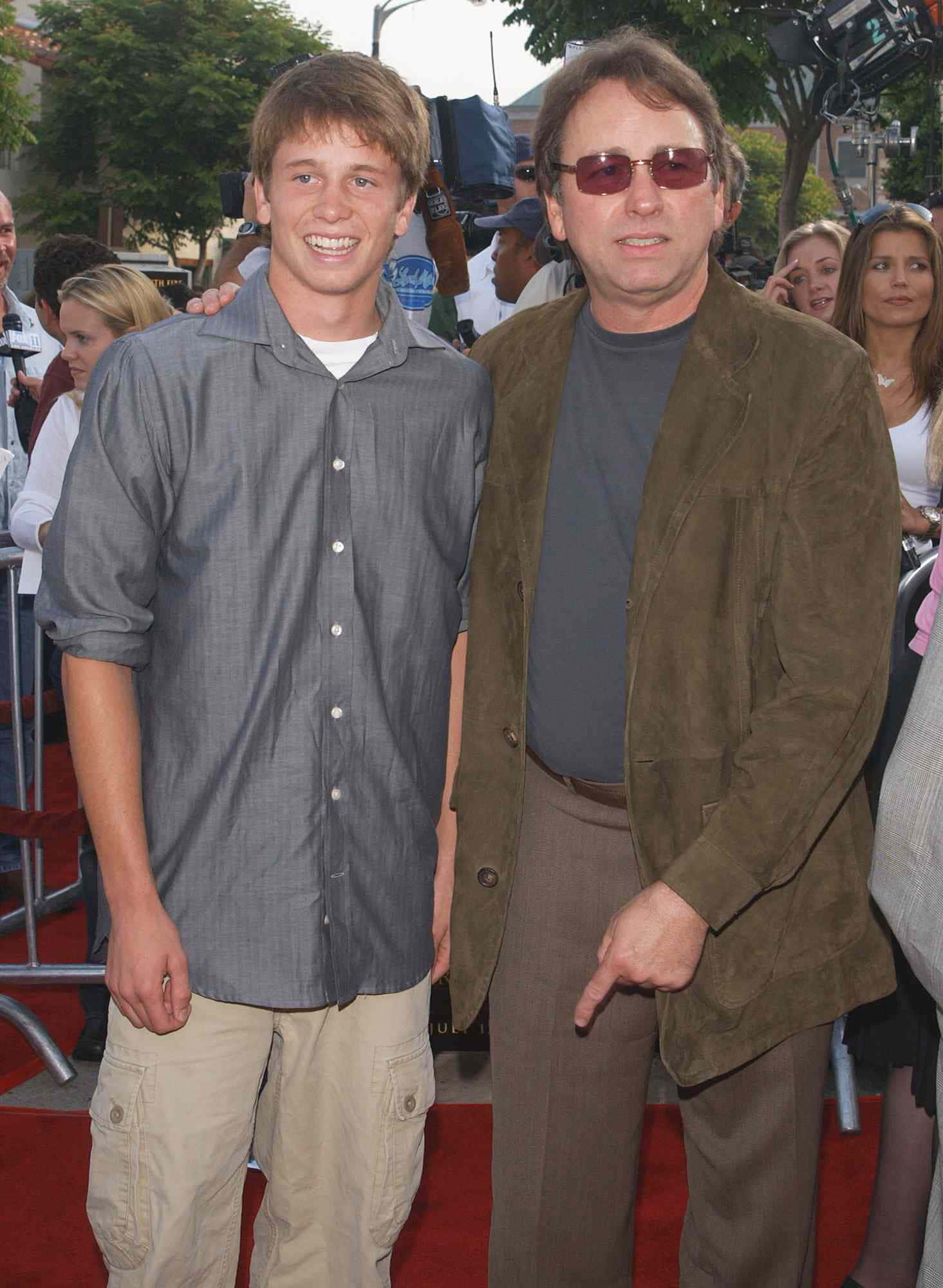 John Ritter, red carpet, outdoor event, Full HD Phone Wallpaper