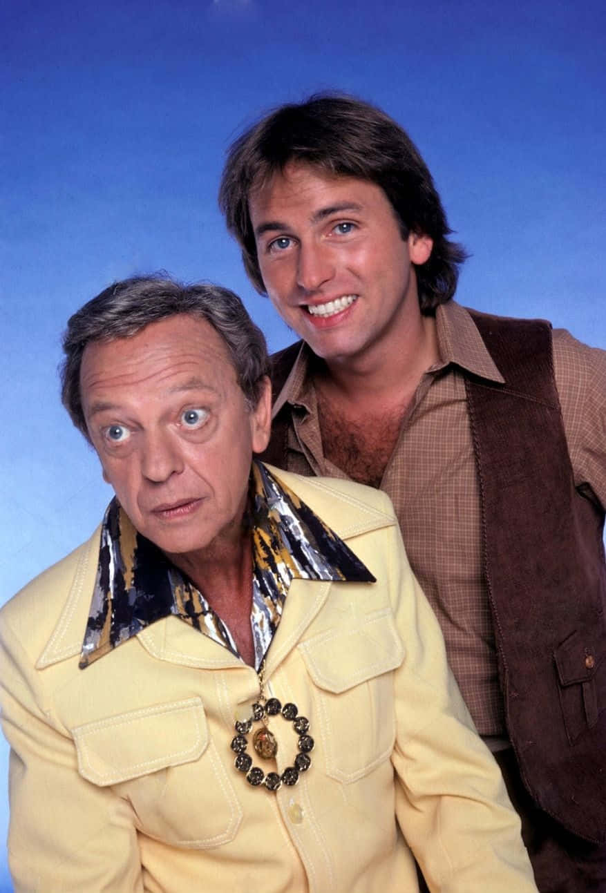 John Ritter, 1970s fashion, solid blue backdrop, HD Phone Wallpaper