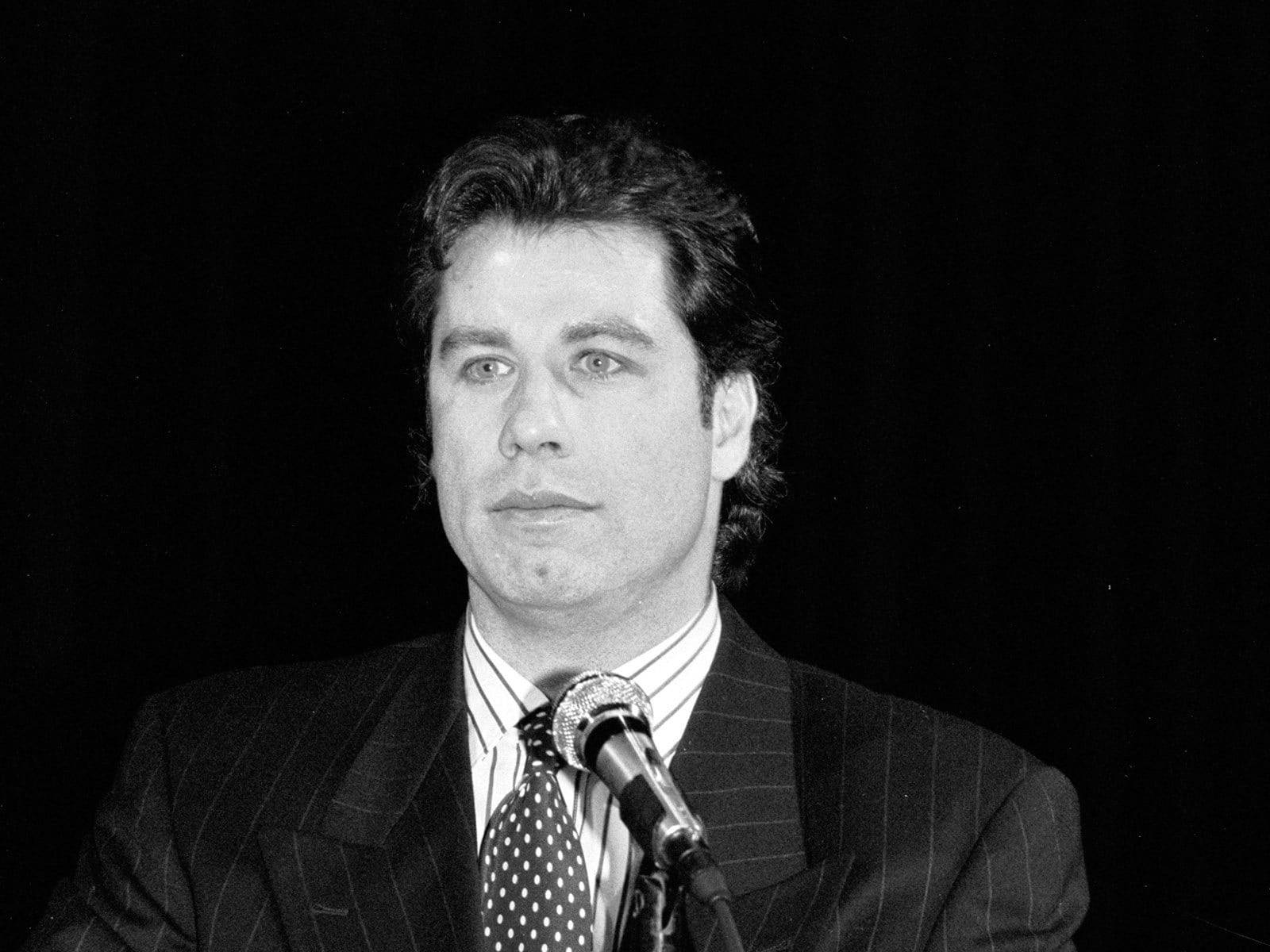 John Travolta, pinstripe suit, polka dot tie, HD Desktop Wallpaper