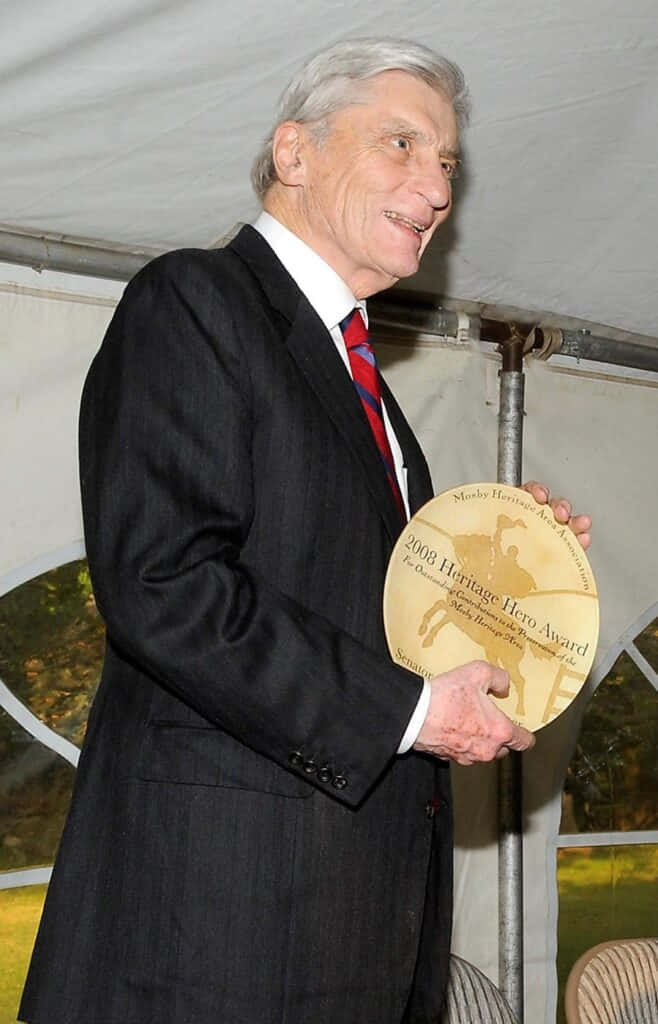 John Warner, 2008 Heritage Hero Award, dark suit, SD Phone Wallpaper