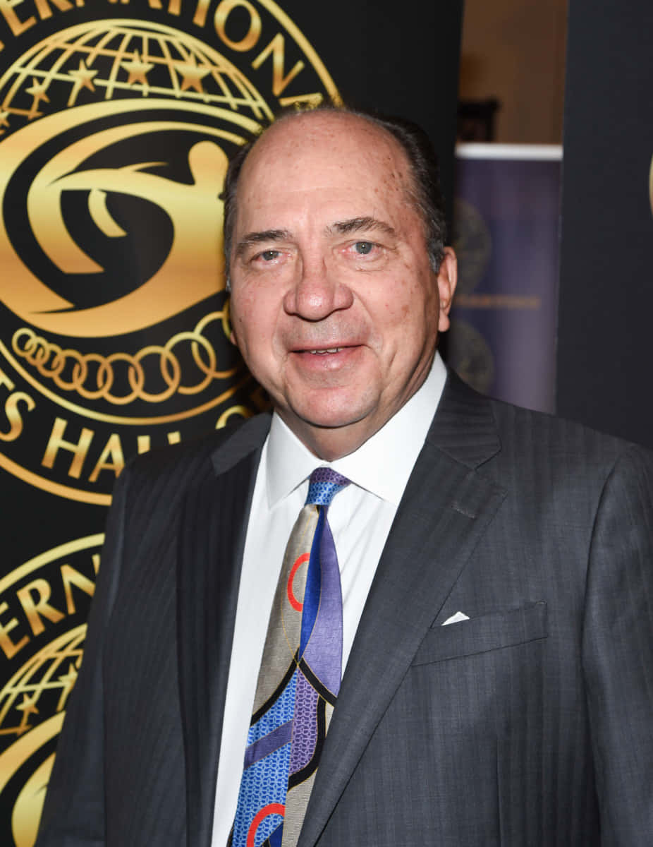 Johnny Bench, golden globe logo, dark suit, SD Phone Wallpaper