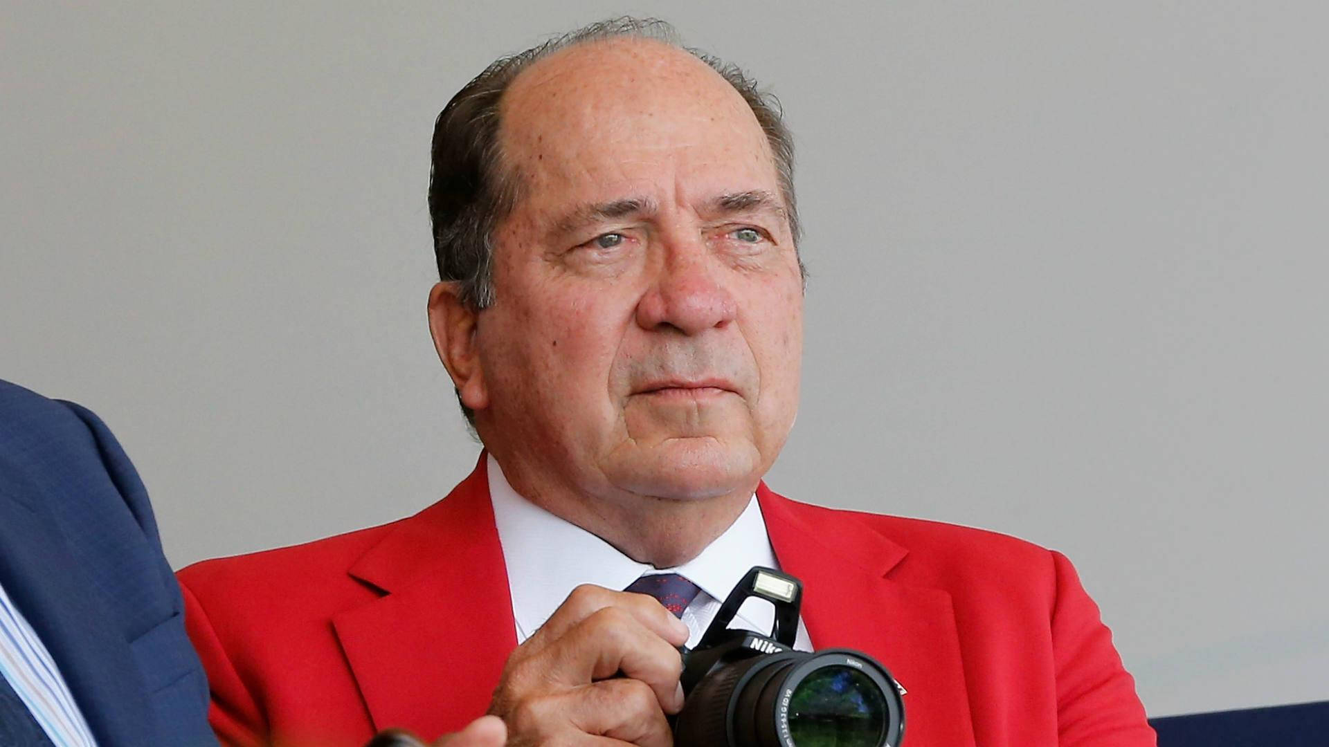 Johnny Bench, bright red suit, camera, Full HD Desktop Wallpaper