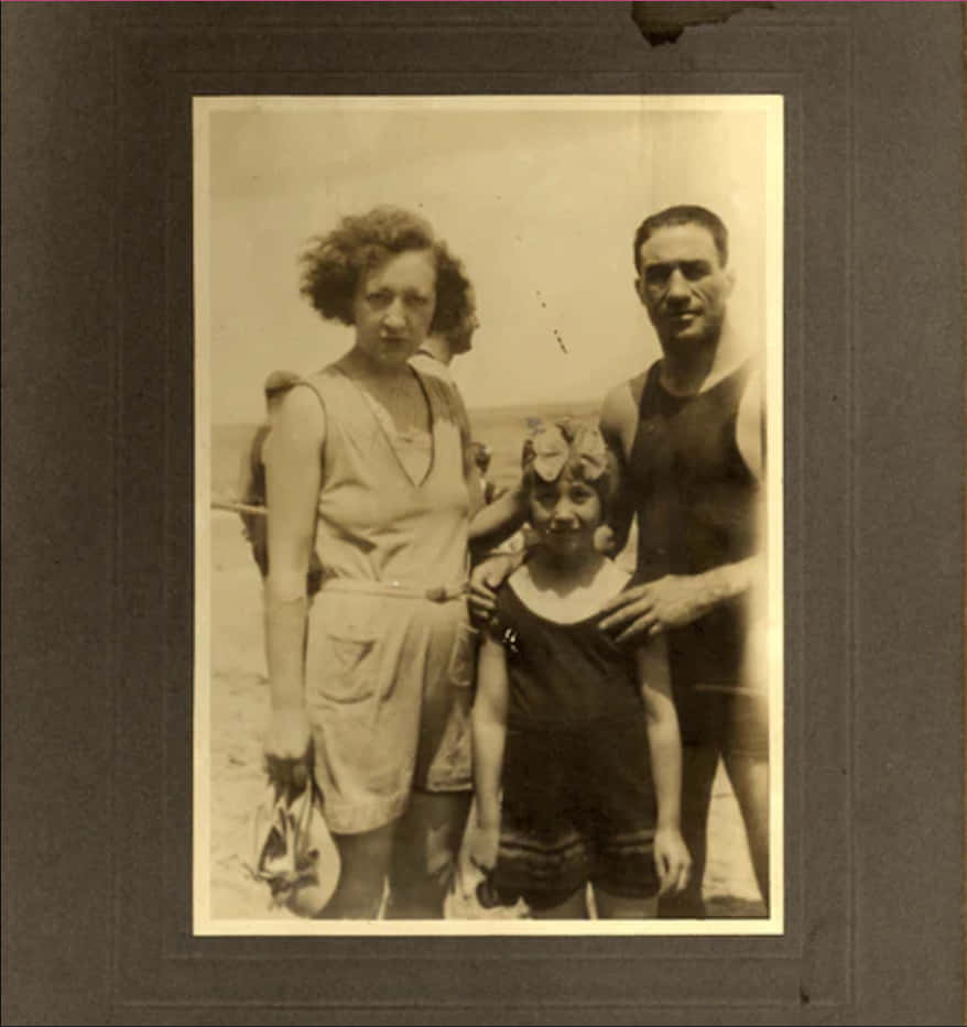 Johnny Dundee, family, beach, SD Phone Wallpaper