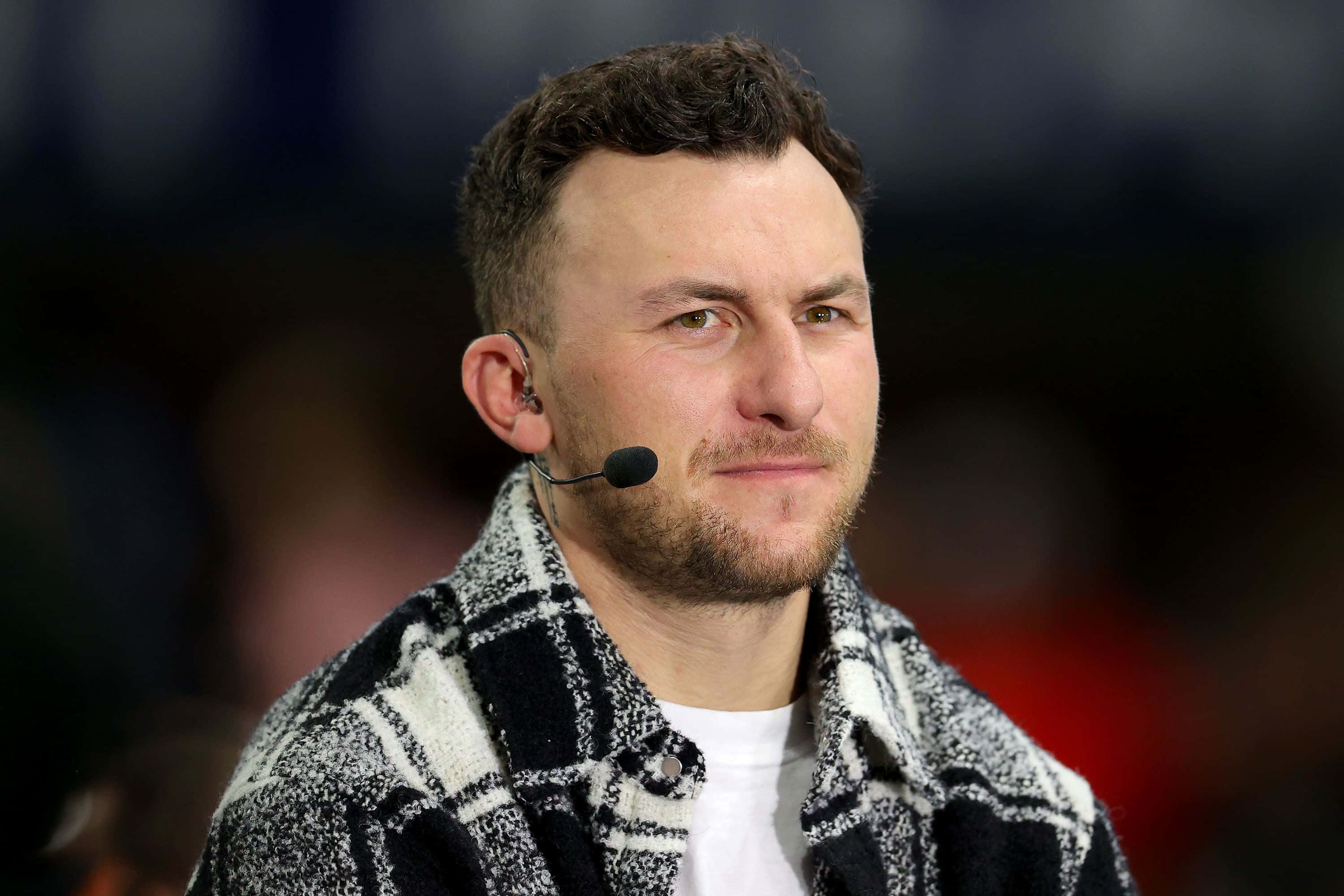 Johnny Manziel, black and white plaid jacket, white shirt, 2K Desktop Wallpaper