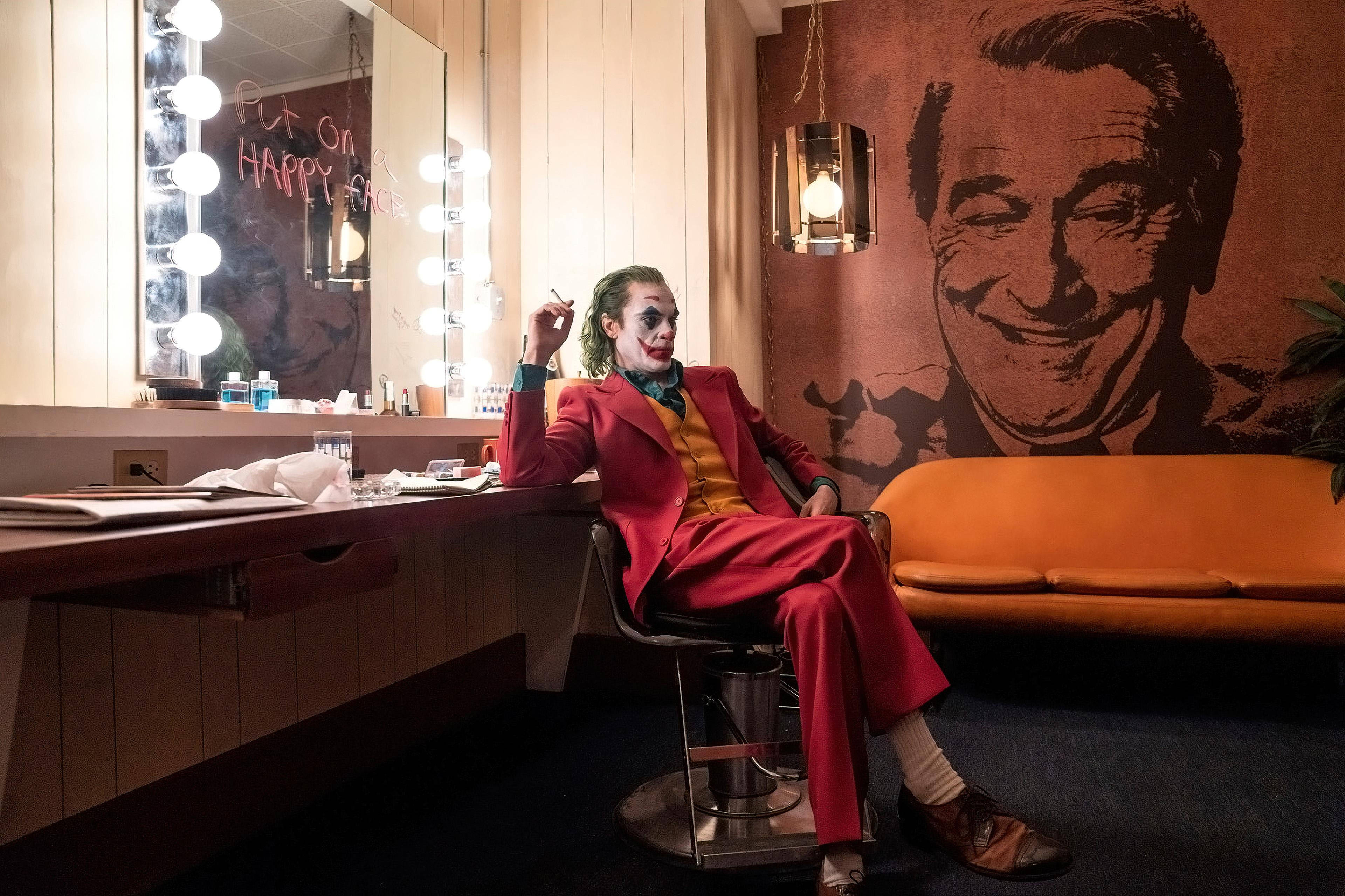 Joker 2020, red suit, dressing room chair, 4K Desktop Wallpaper