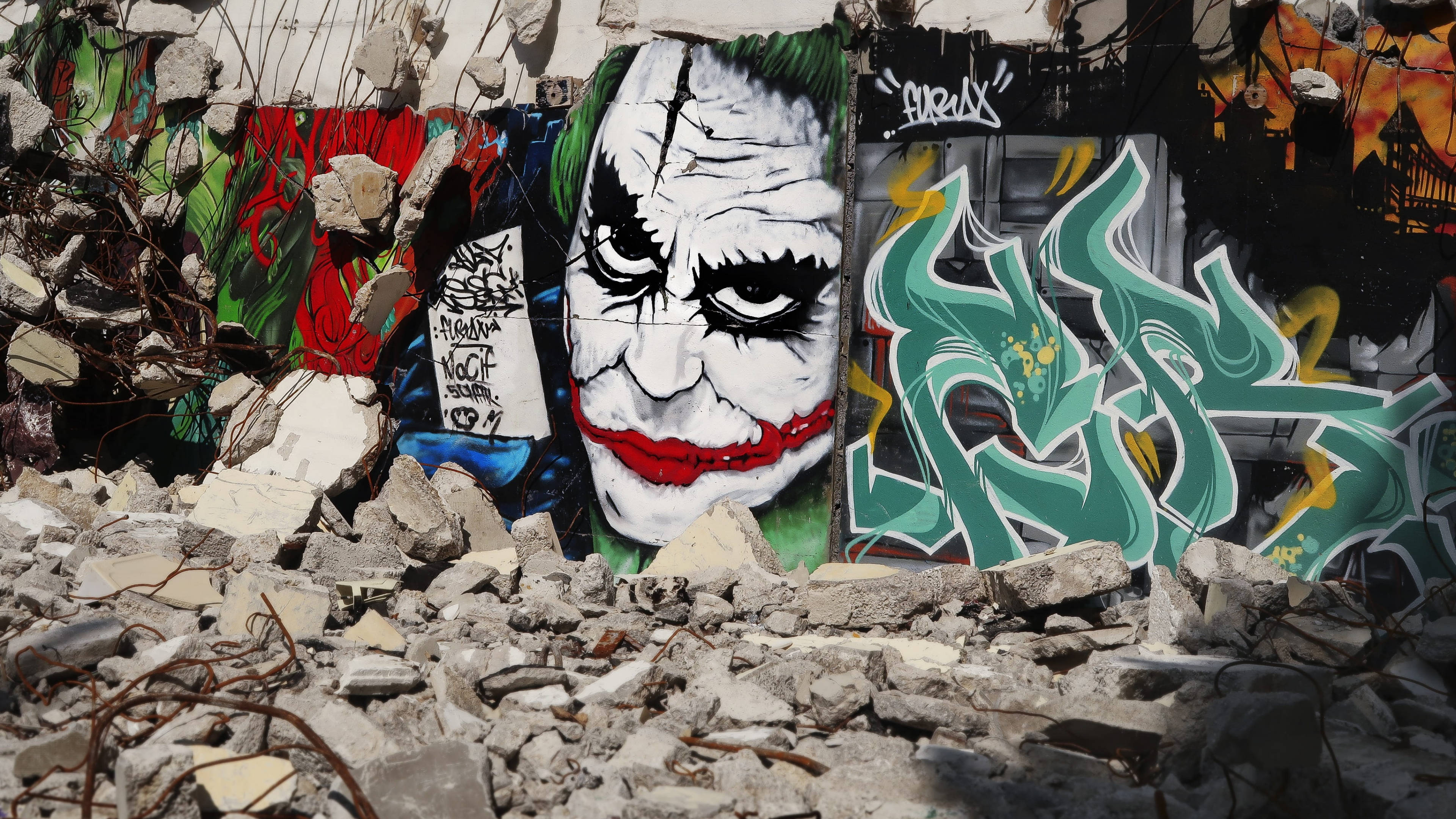 Joker, graffiti mural, crumbling concrete wall, 4K Desktop Wallpaper