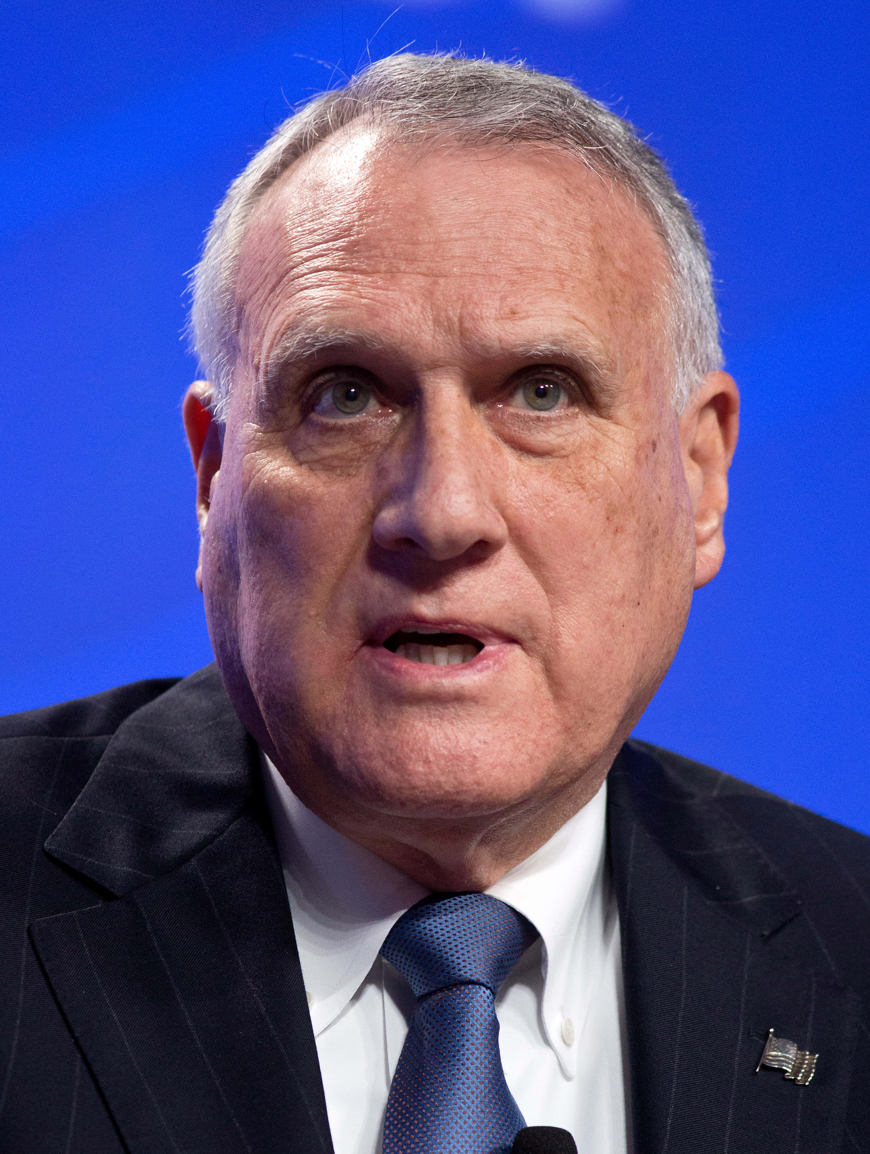 Jon Kyl, dark pinstripe suit, blue tie, 4K Phone Wallpaper