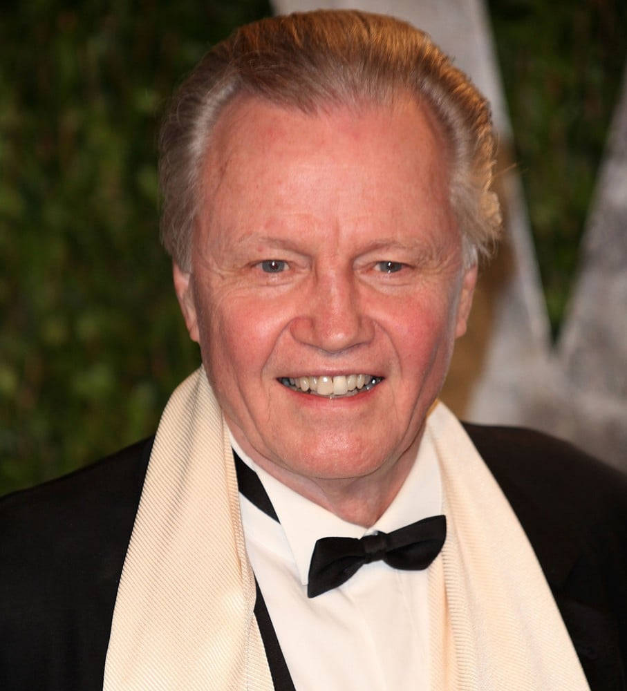 Jon Voight, tuxedo, cream scarf, SD Phone Wallpaper