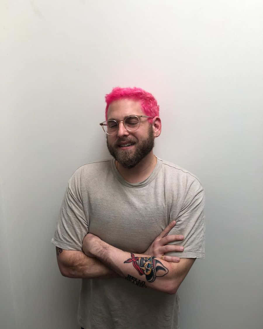 Jonah Hill, bright pink hair, glasses, SD Phone Wallpaper