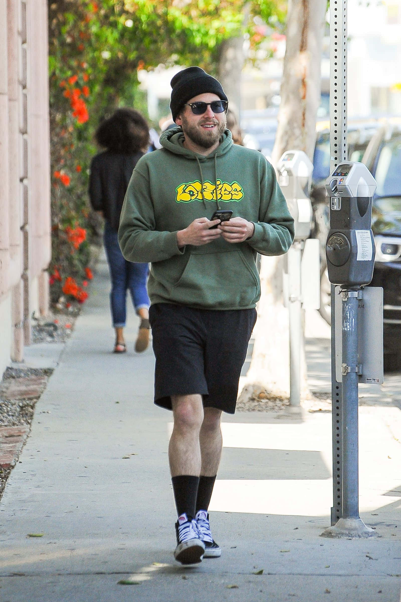 Jonah Hill, green hoodie, beanie, Full HD Phone Wallpaper