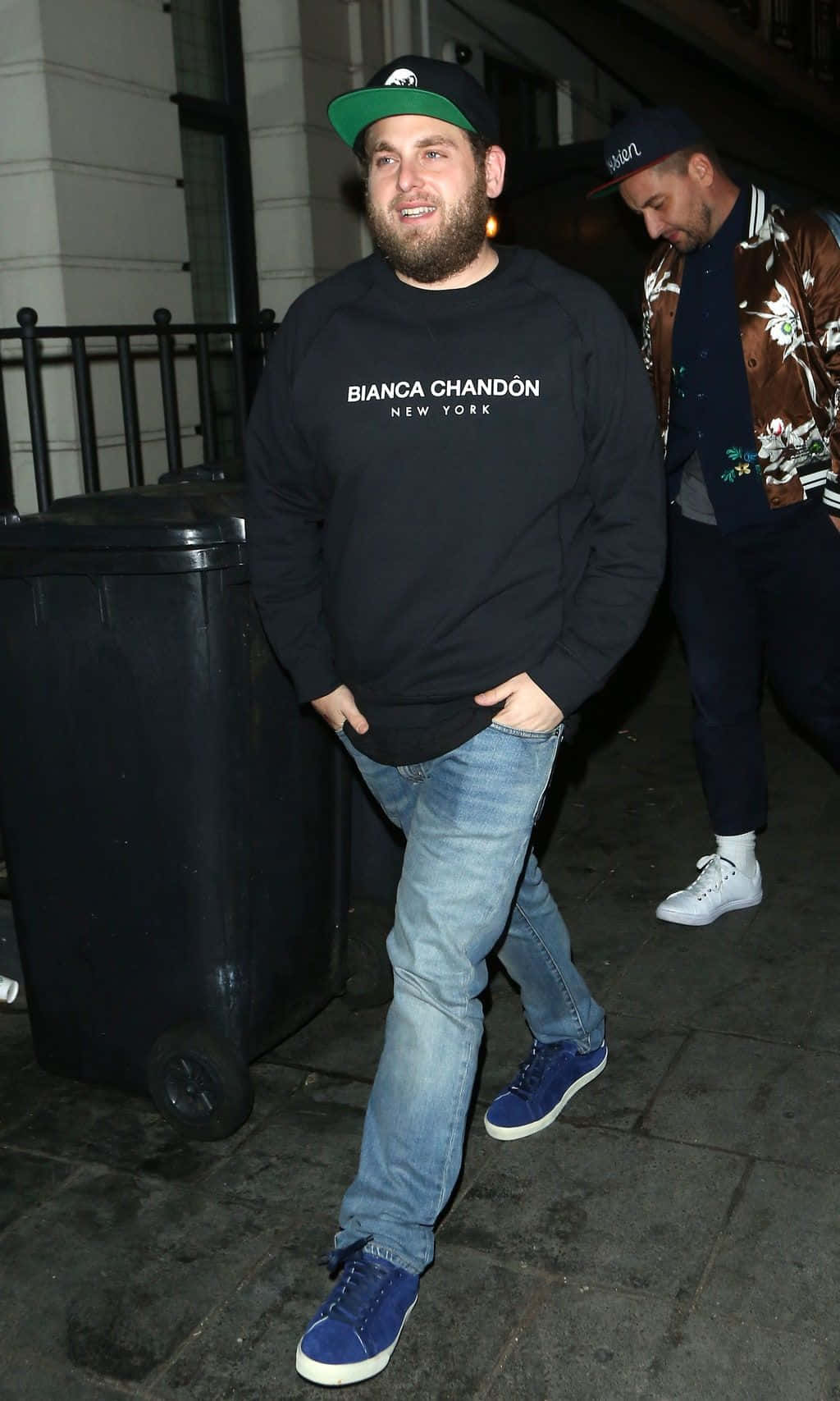 Jonah Hill, black sweatshirt, blue sneakers, HD Phone Wallpaper