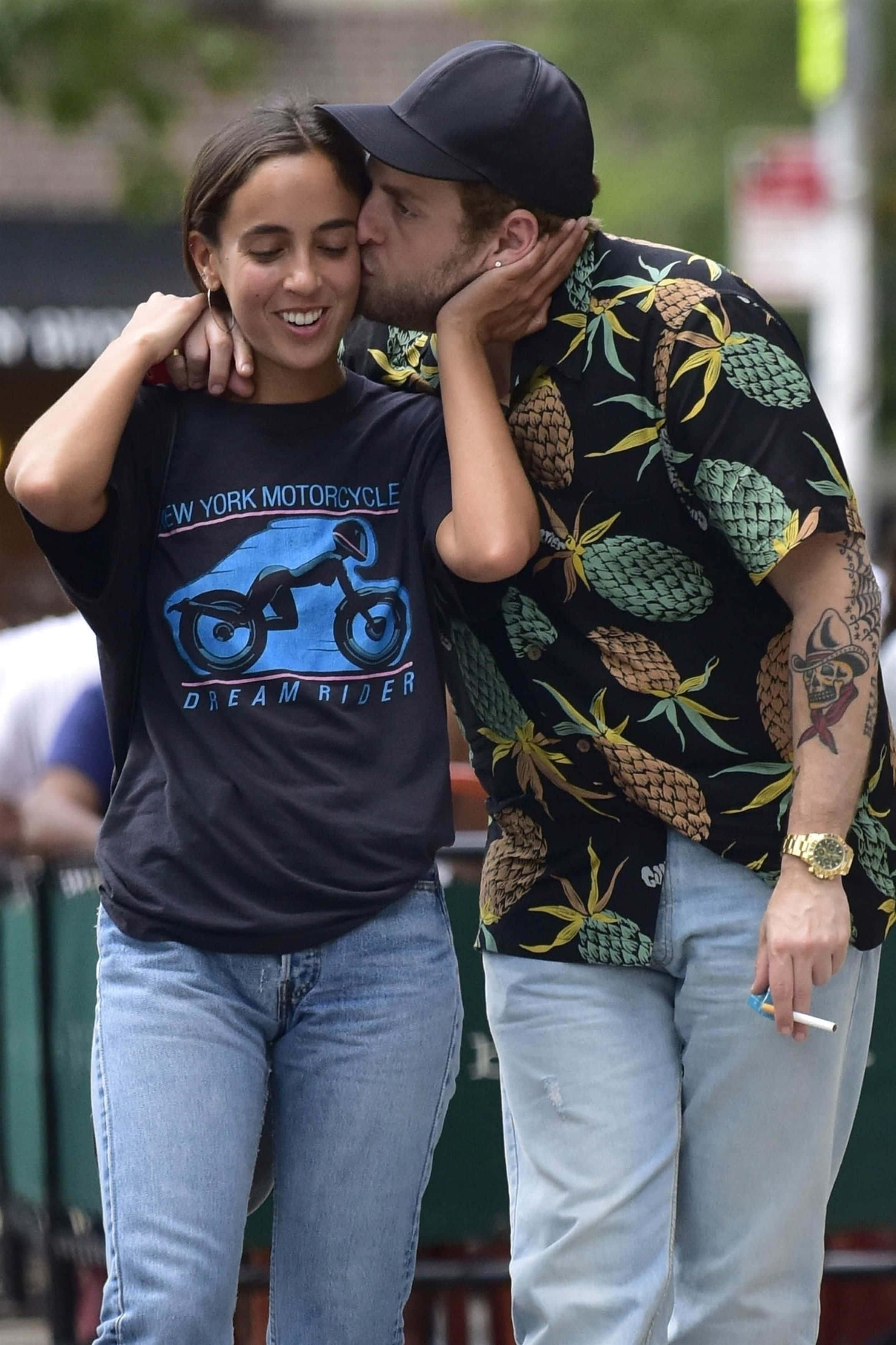 Jonah Hill, pineapple shirt, urban street scene, 2K Phone Wallpaper