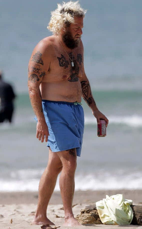 Jonah Hill, tattooed man, curly blonde hair, SD Phone Wallpaper