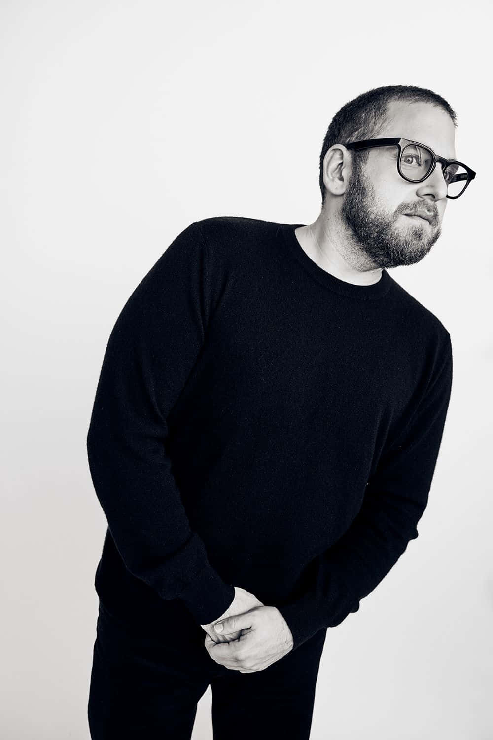 Jonah Hill, black sweater, glasses, HD Phone Wallpaper