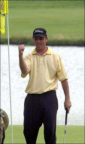 Jonathan Kaye, fist pump, yellow polo shirt, SD Phone Wallpaper