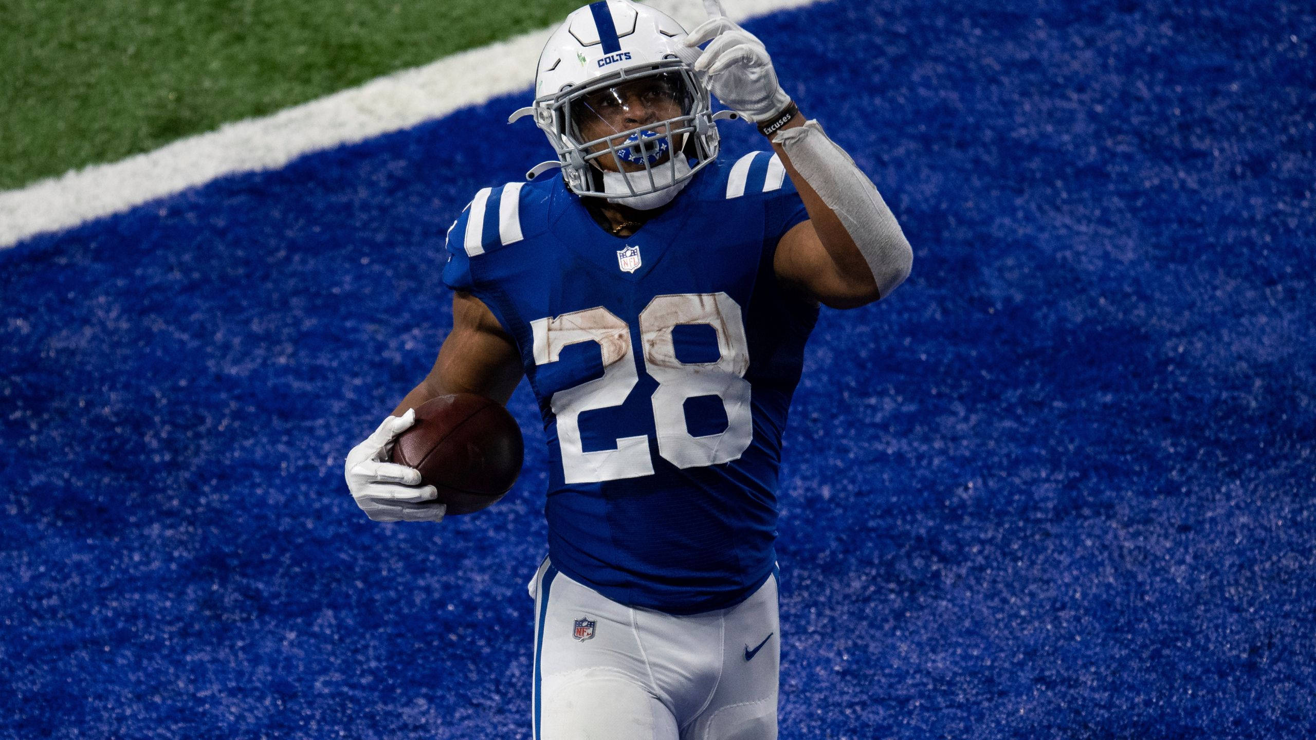 Jonathan Taylor, blue jersey, number 28, 2K Desktop Wallpaper