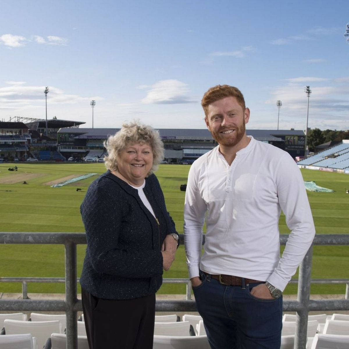 Jonny Bairstow, mother, cricket stadium, SD Desktop Wallpaper