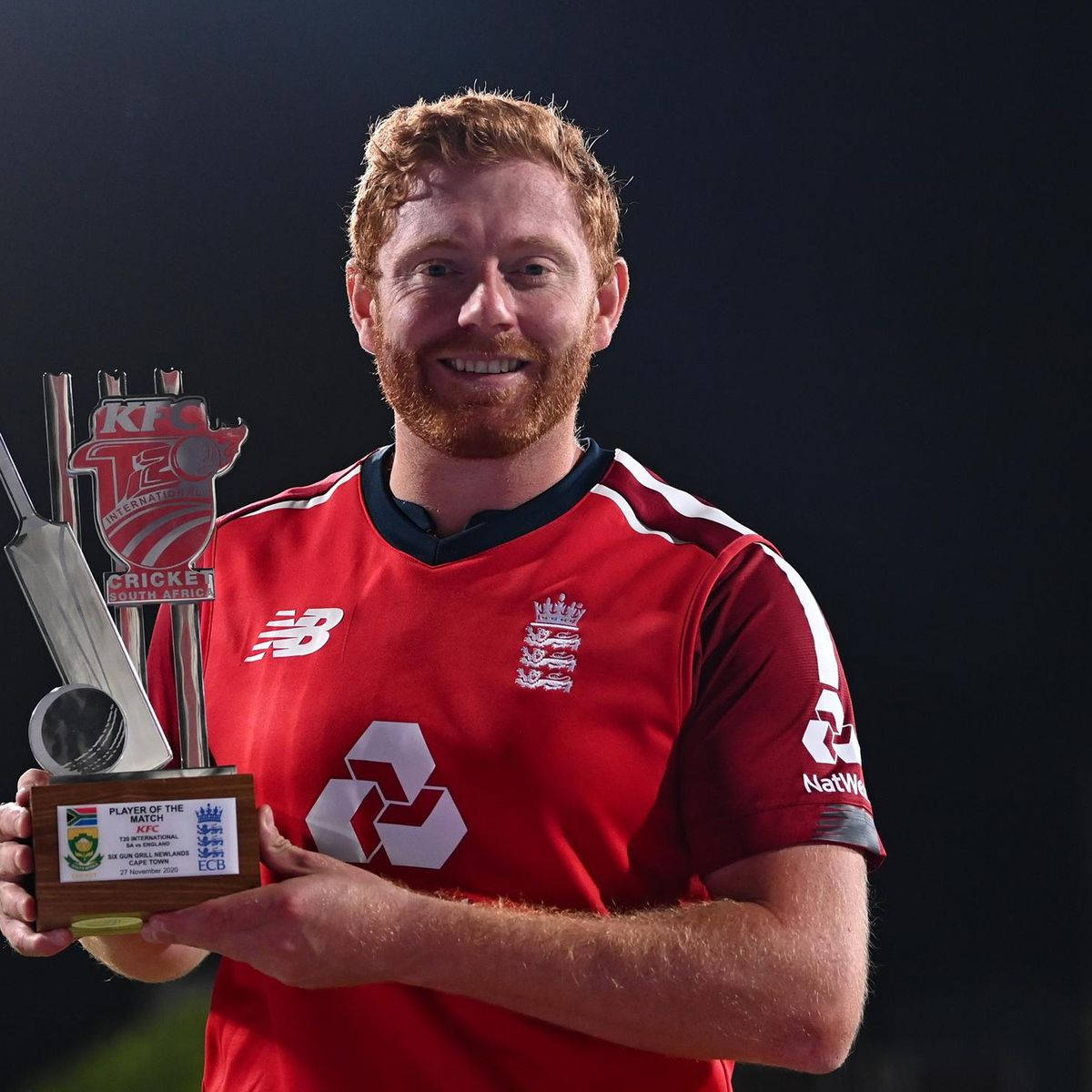 Jonny Bairstow, Player of the Match trophy, red England jersey, SD Desktop Wallpaper