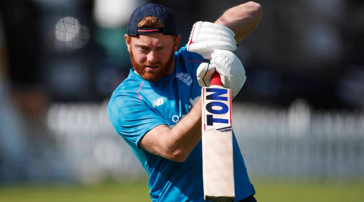 Jonny Bairstow, blue uniform, white gloves, SD Desktop Wallpaper