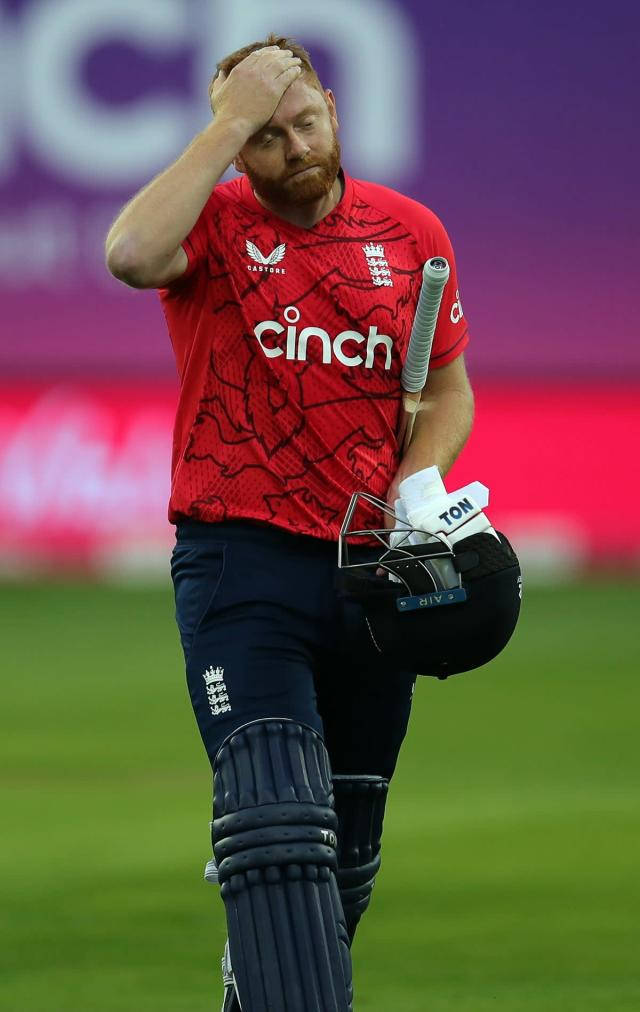 Jonny Bairstow, red jersey, helmet, SD Phone Wallpaper