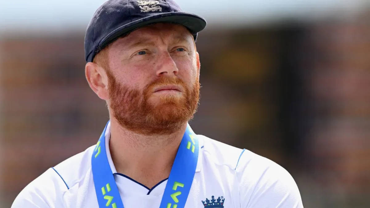 Jonny Bairstow, red-bearded, white uniform, SD Desktop Wallpaper